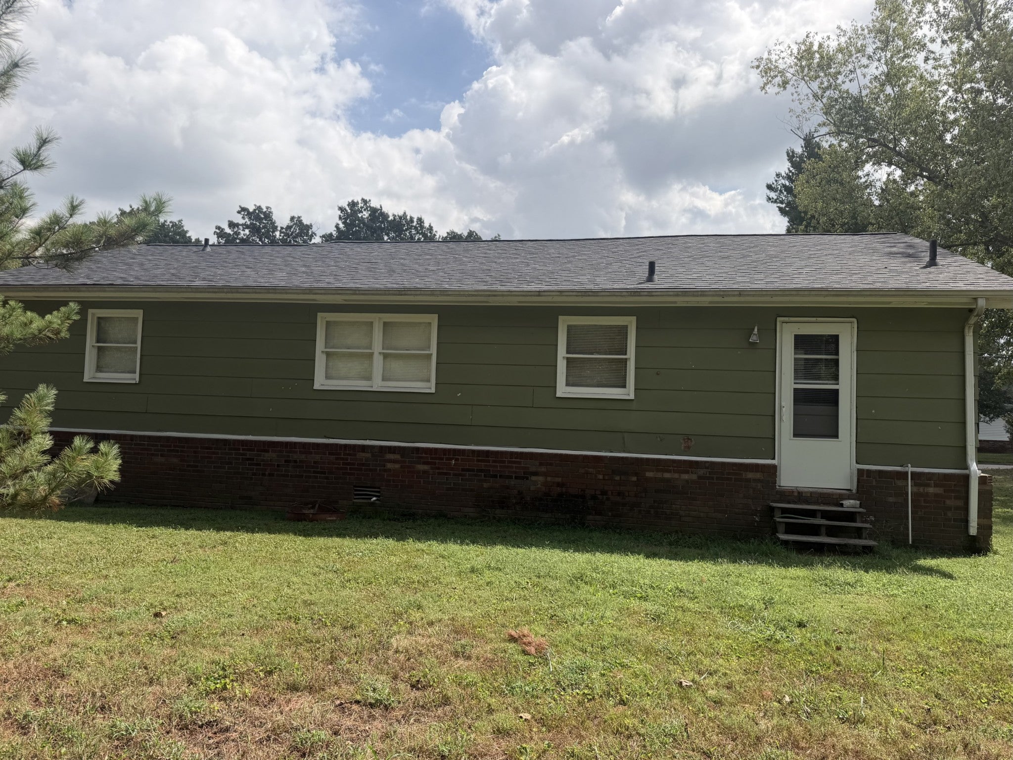 125 Boxwood Dr