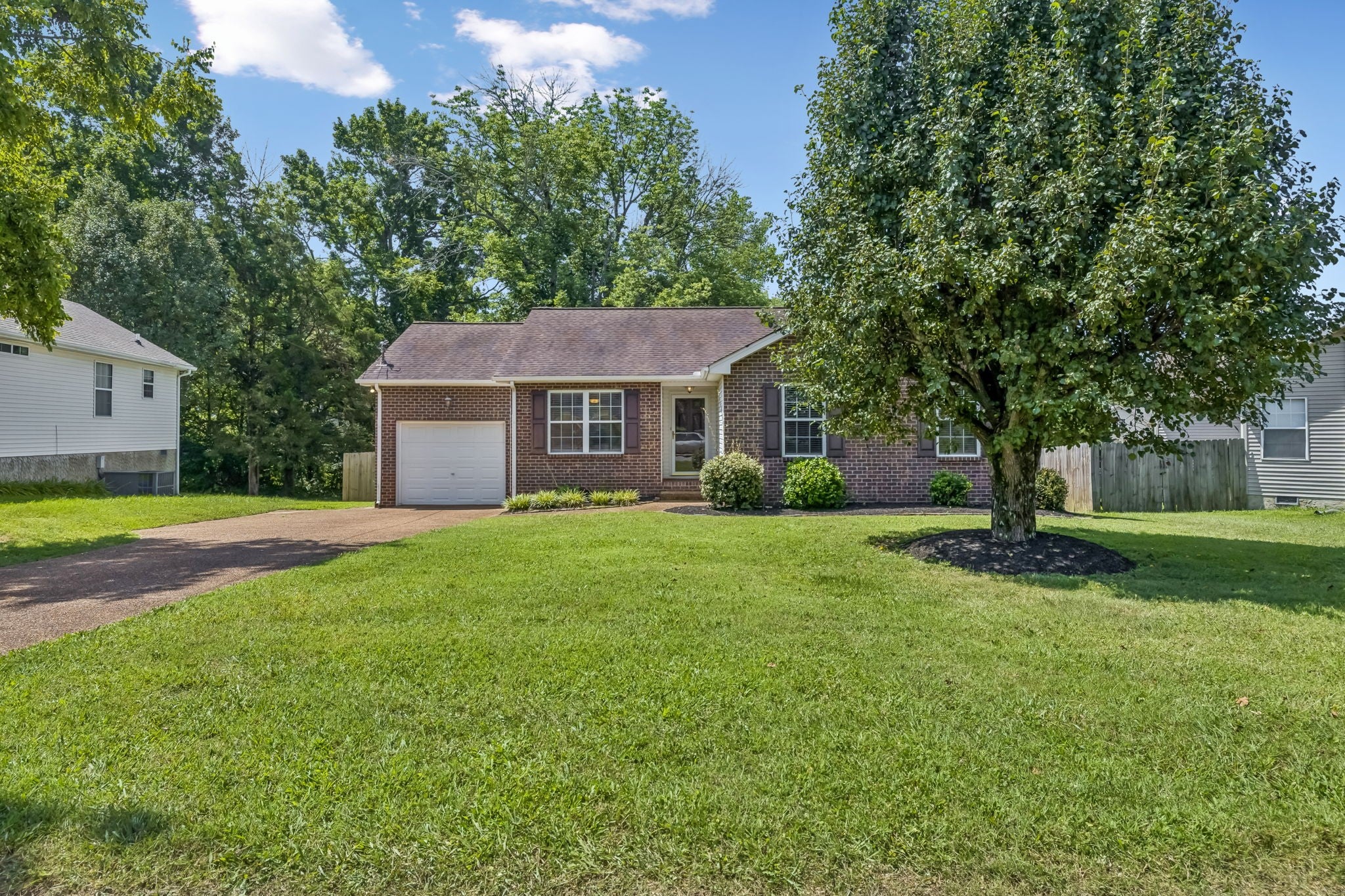 3-bed home sold in Old Hickory, TN 37138, 1465 Brighton Cir 1465 Brighton Cir, Old Hickory TN 37138 3-bed home, photo 2 of 29
