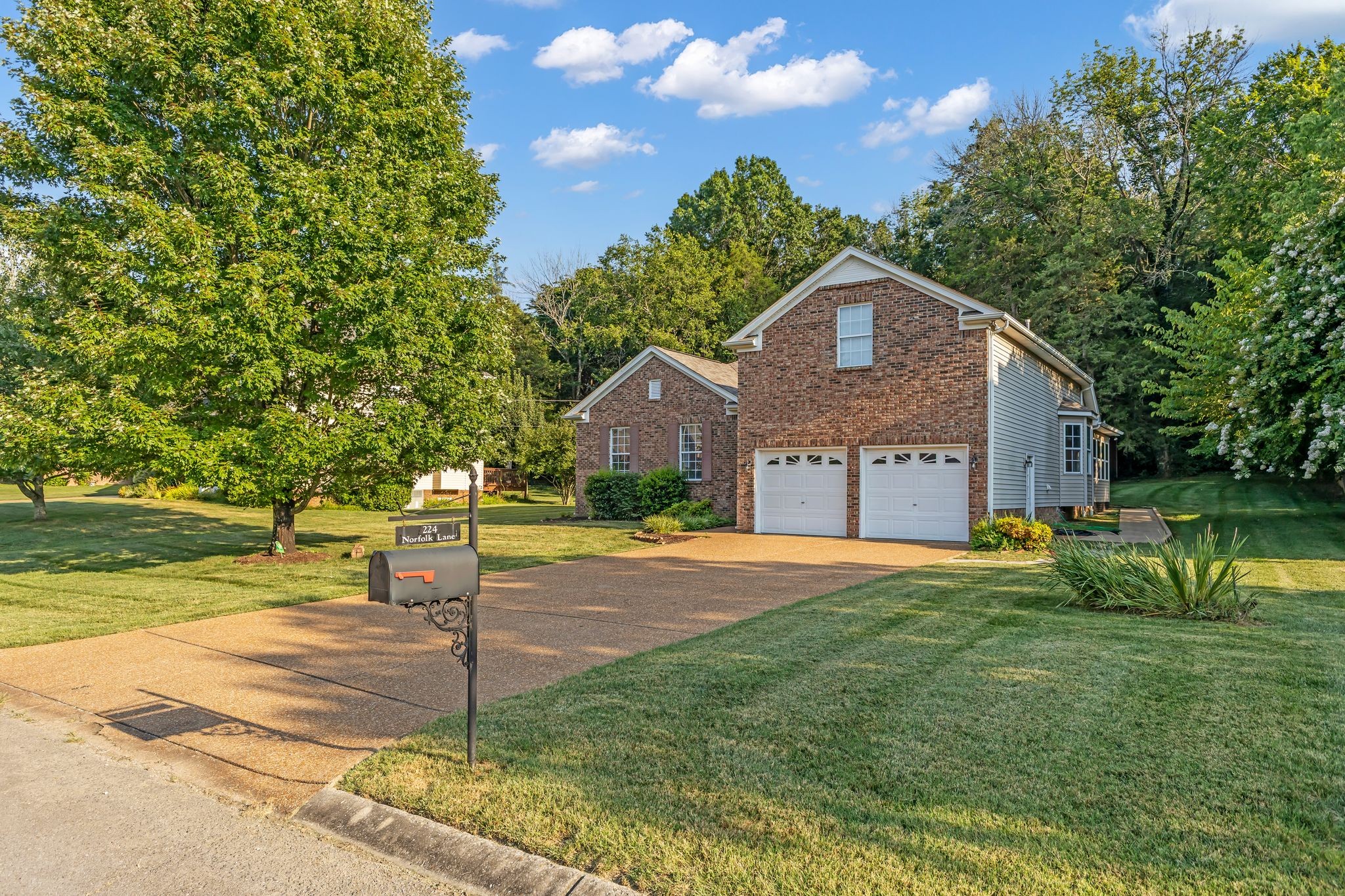 224 Norfolk Ln