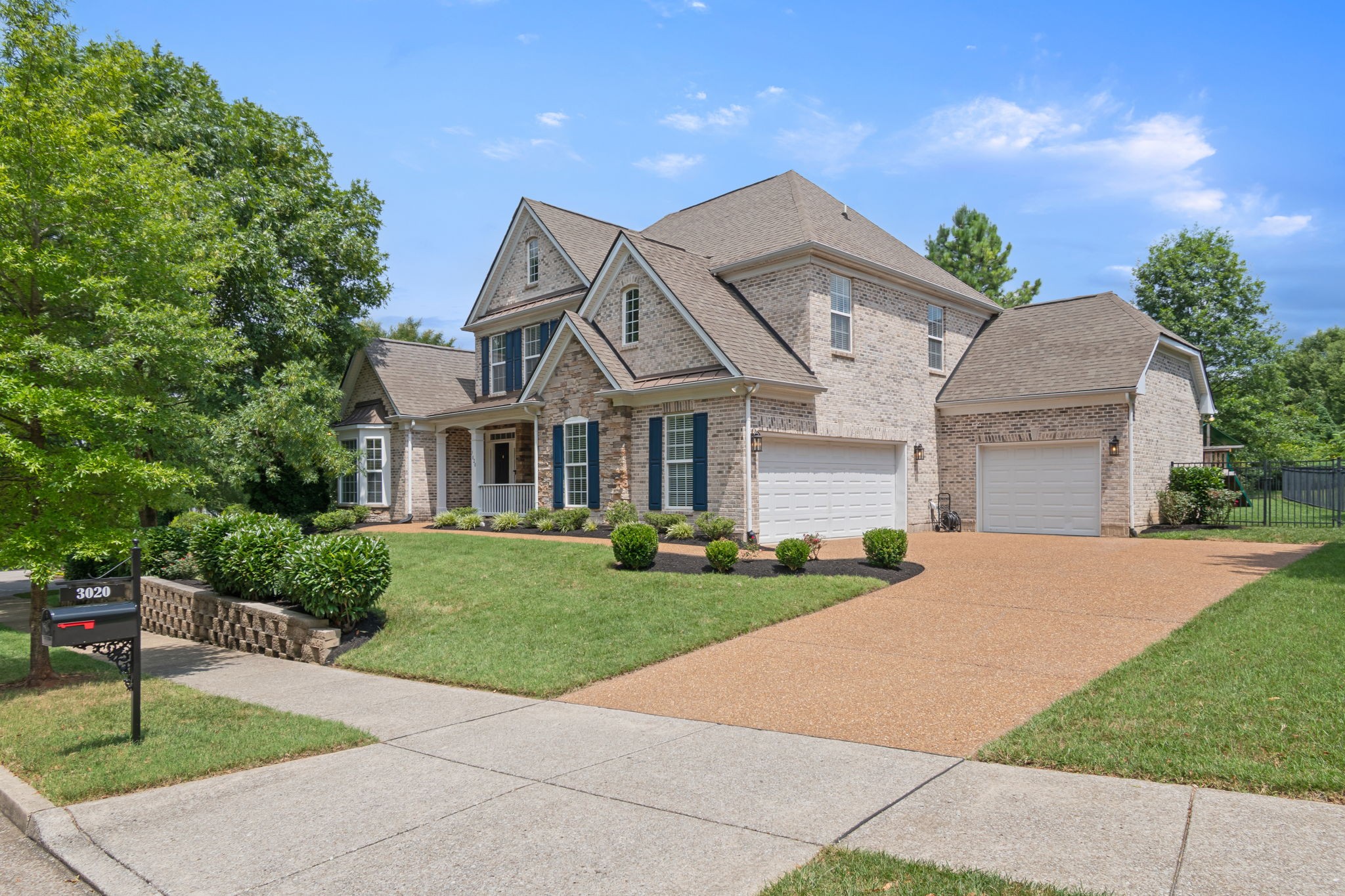 3020 Coral Bell Ln