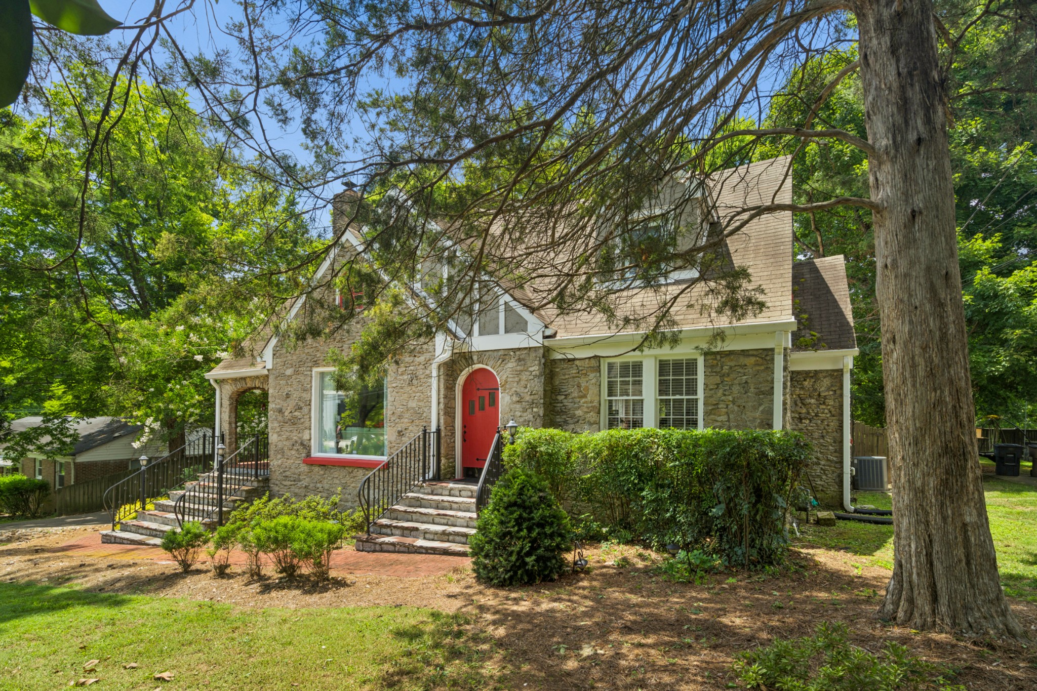 4409 Lealand Ln