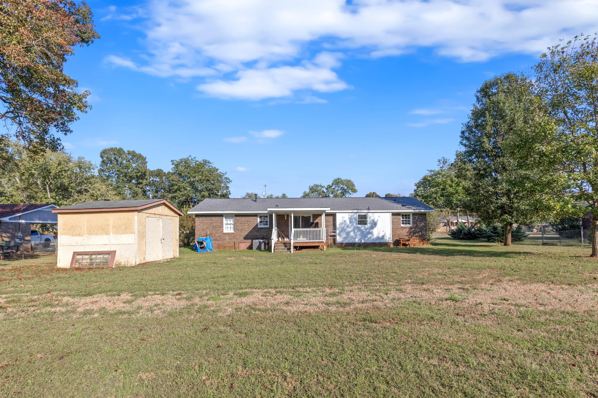 143 Donna Street SW