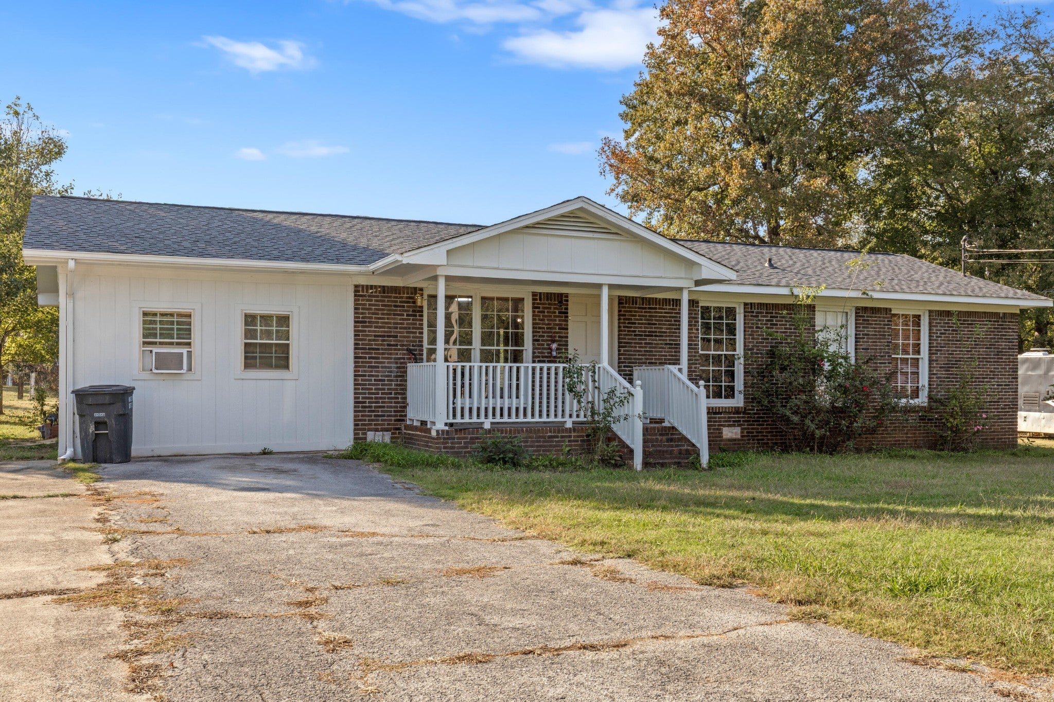 143 Donna Street SW
