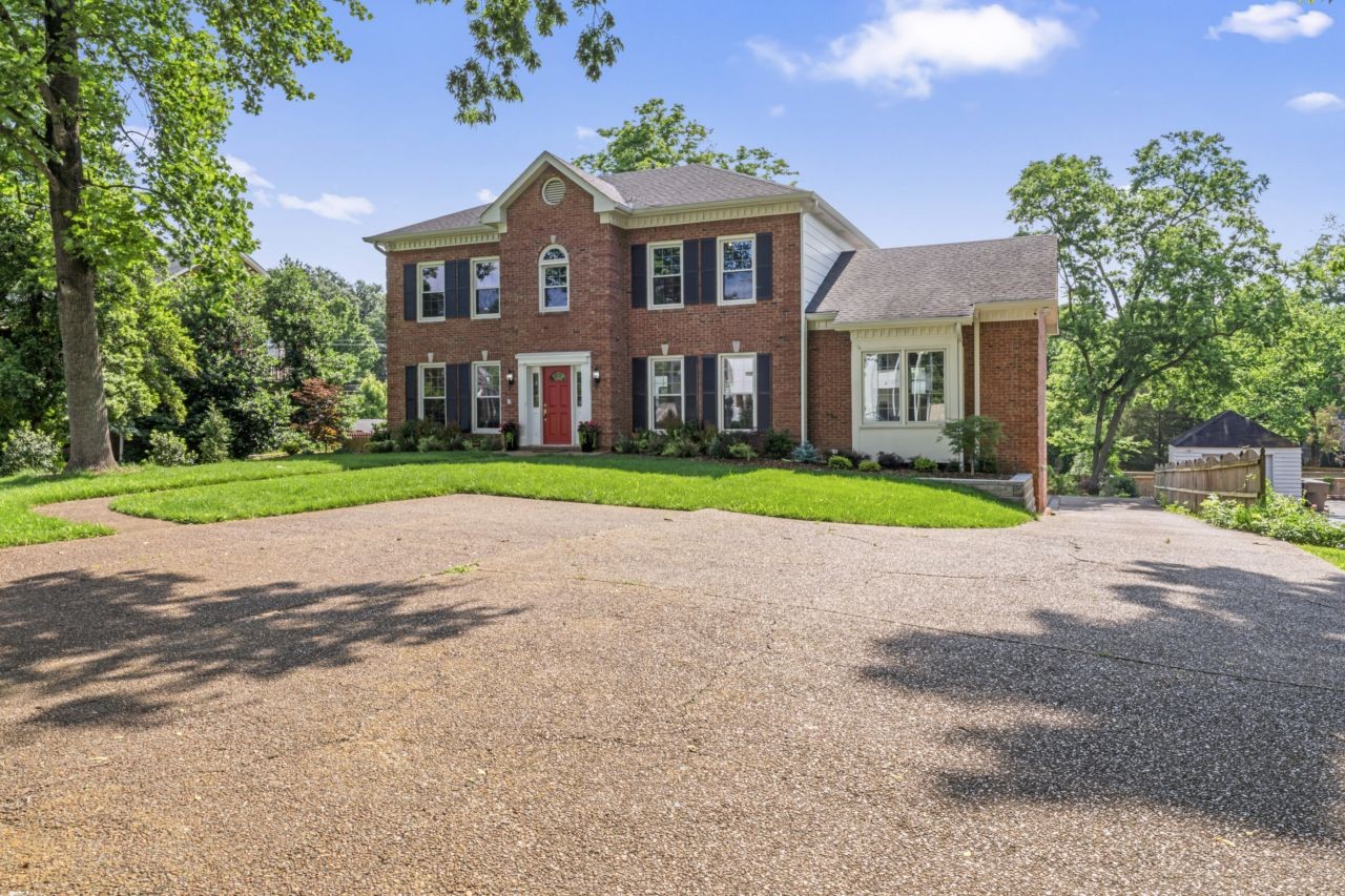 3504 Lealand Ln