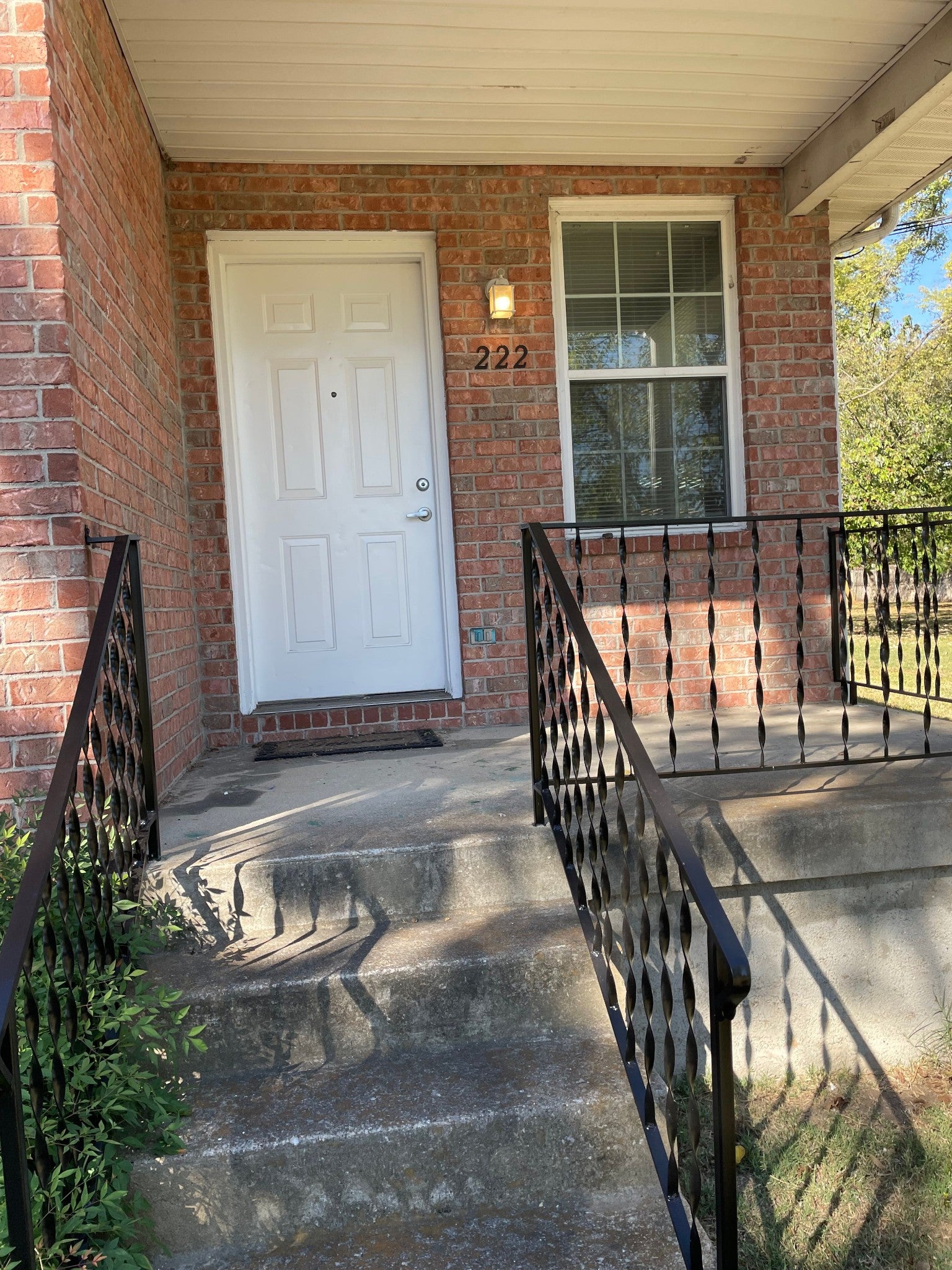 222 Lutie St