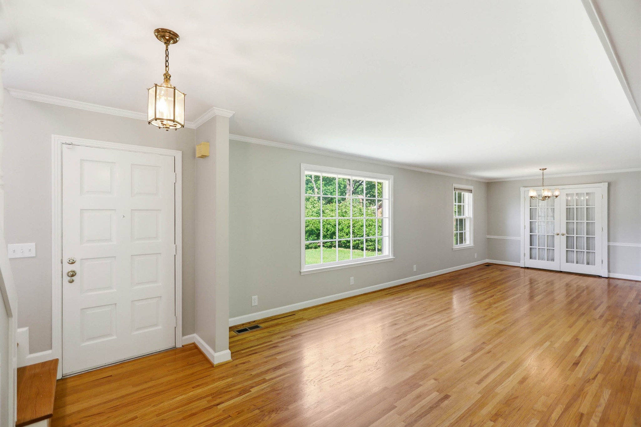 2739 Windemere Dr - Photo 3