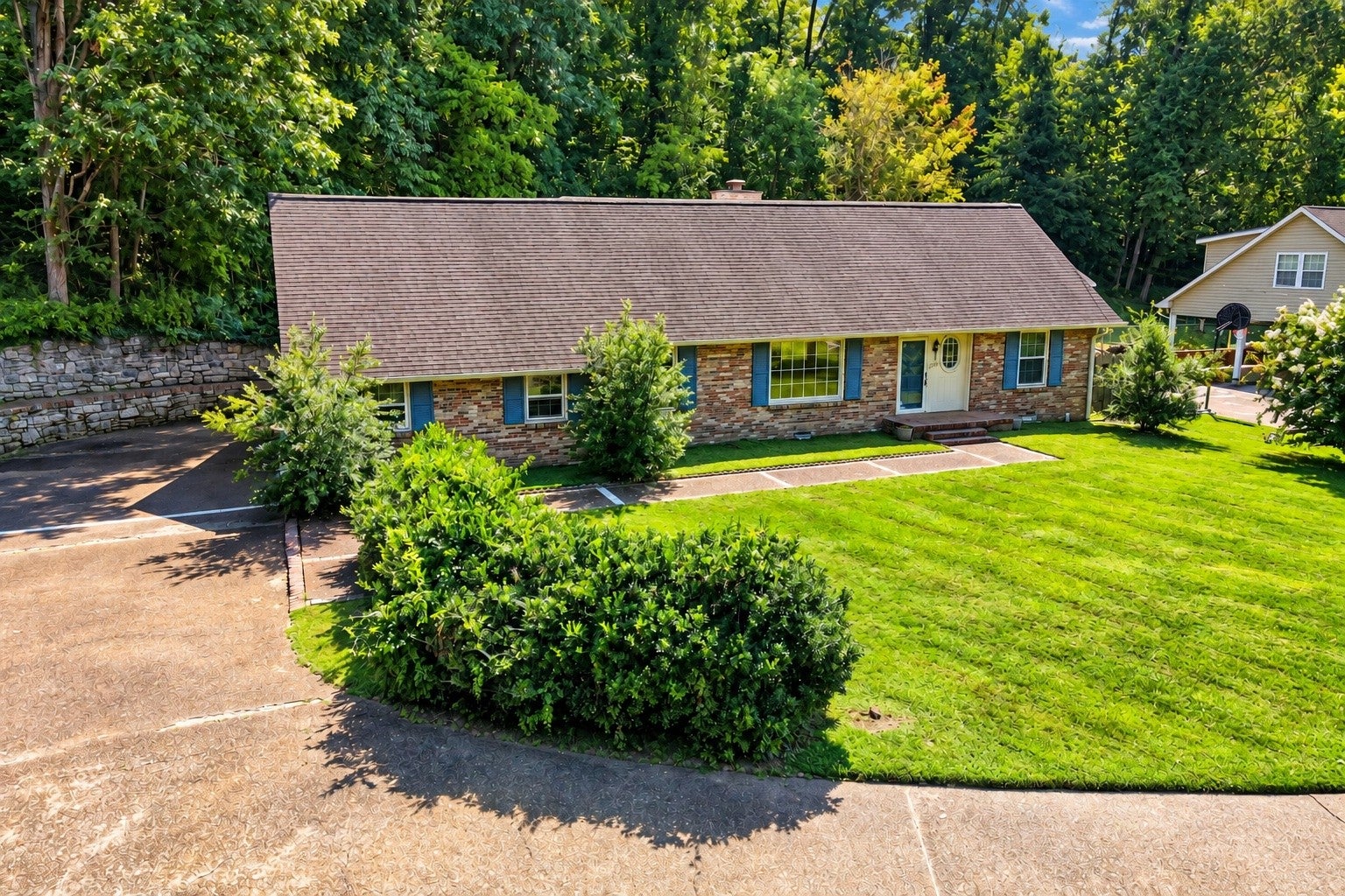 2739 Windemere Dr - Photo 2