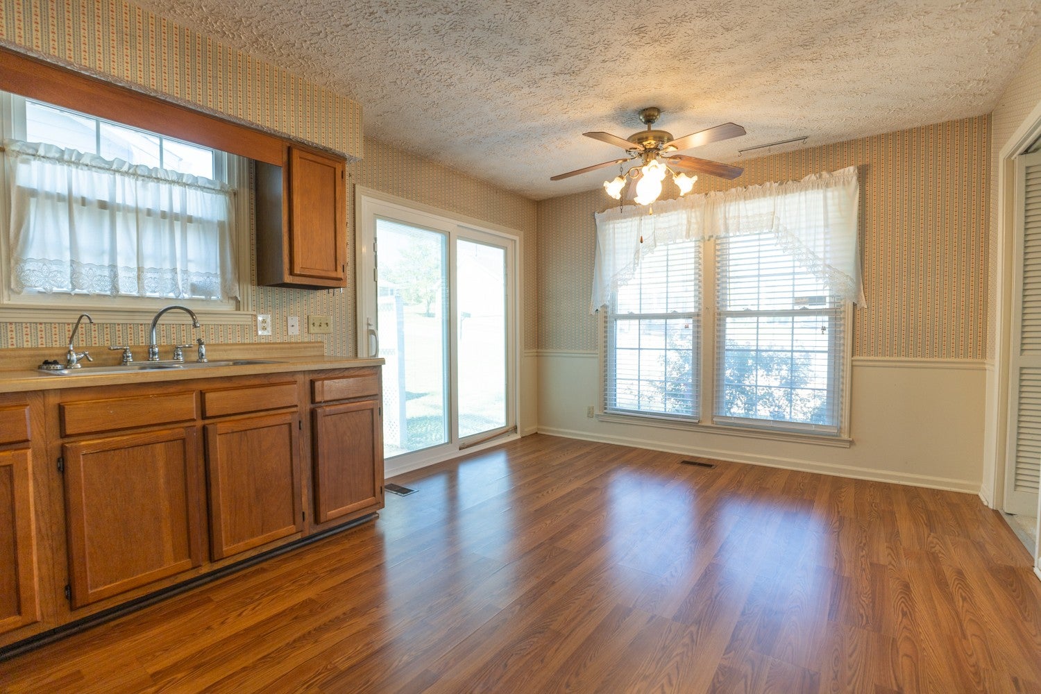 305 Heritage Ct
