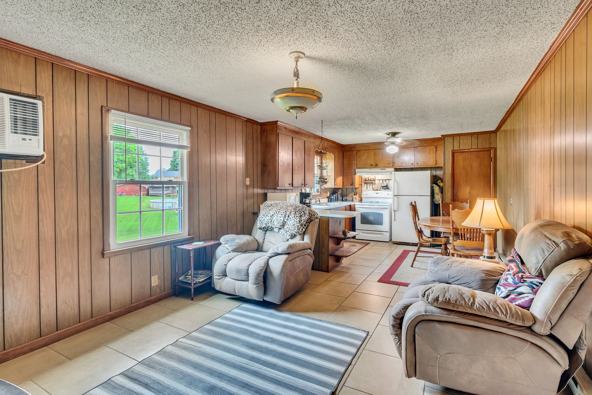 1006 Hillcrest Cir