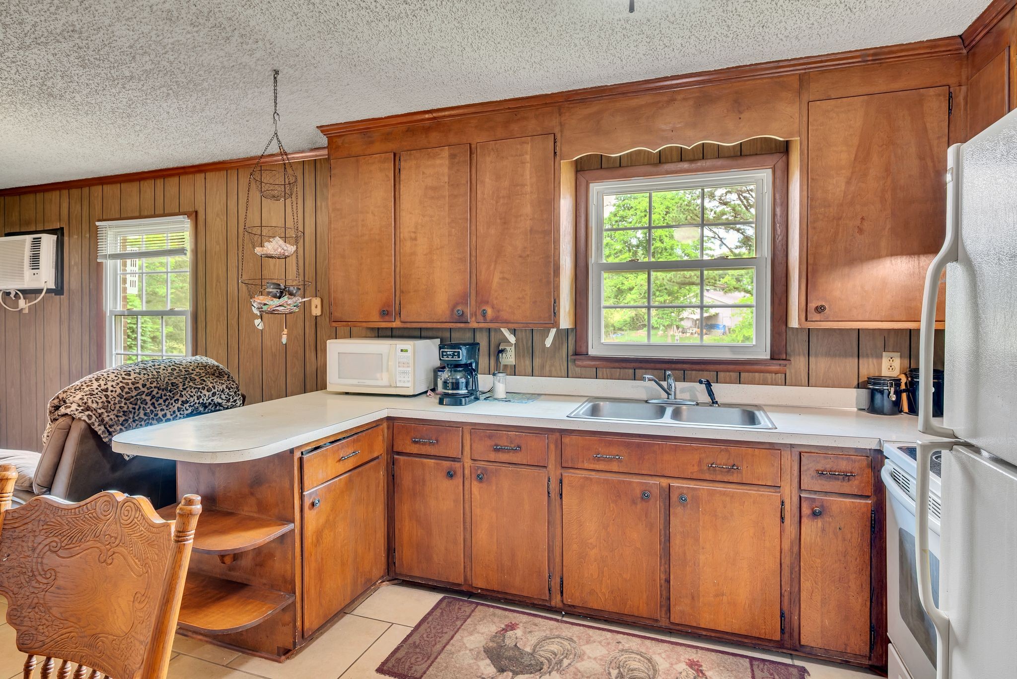 1006 Hillcrest Cir