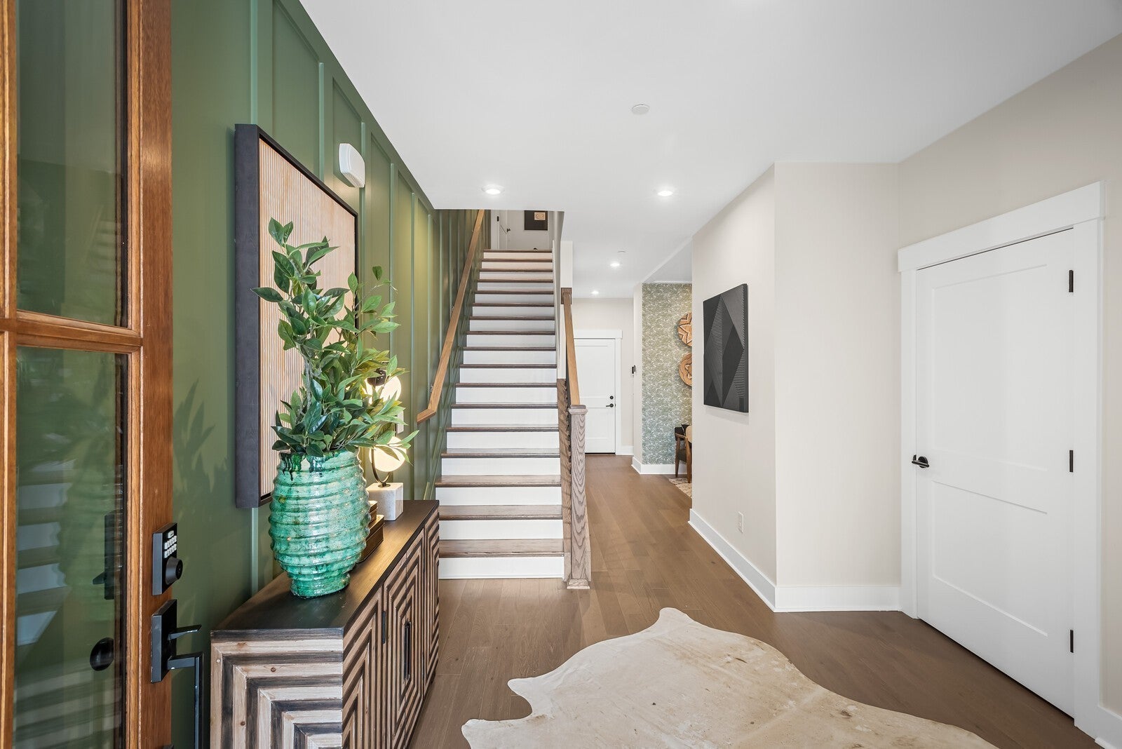 2104 Conductor Ln