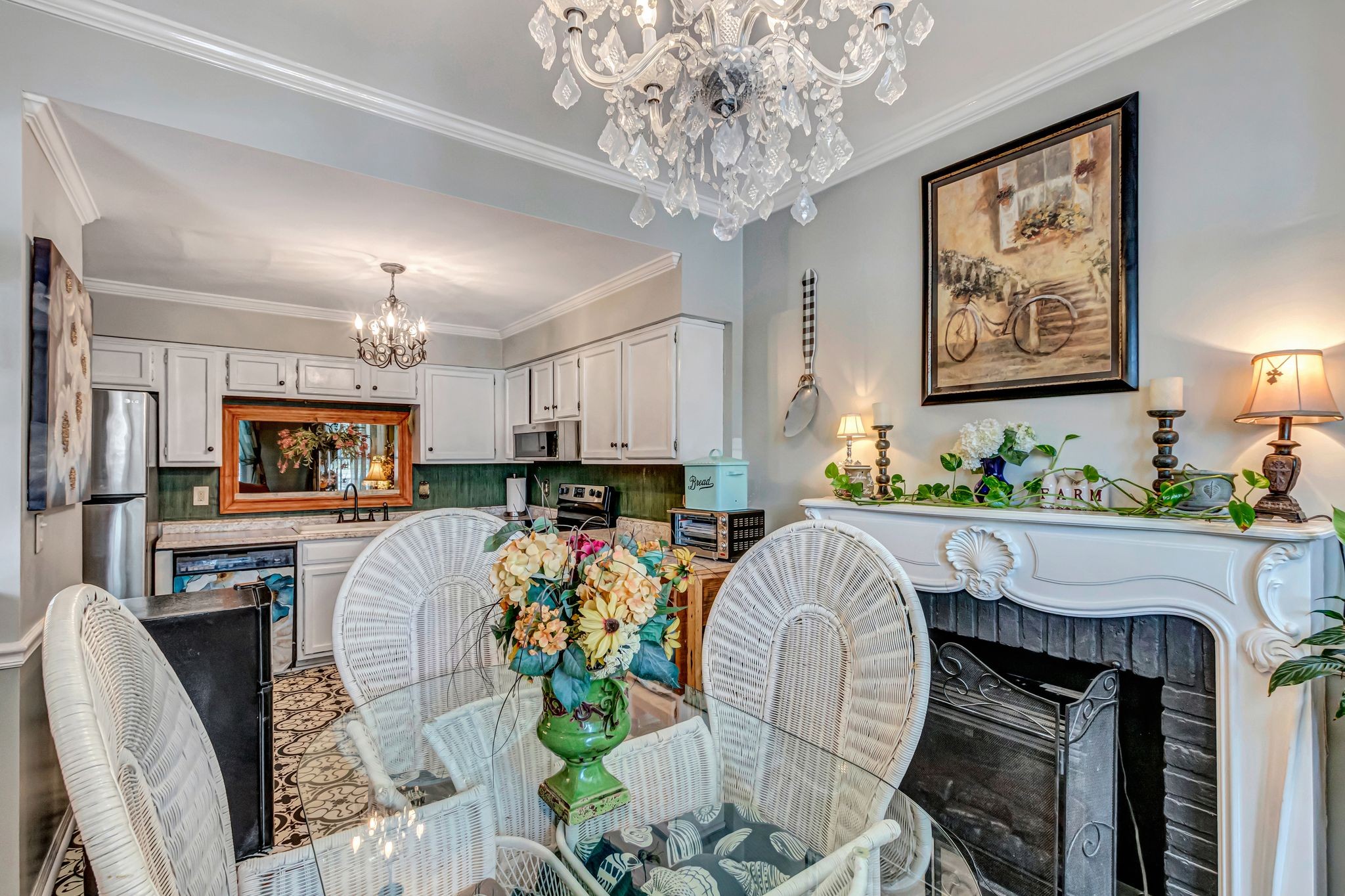 1411 Cambridge Dr