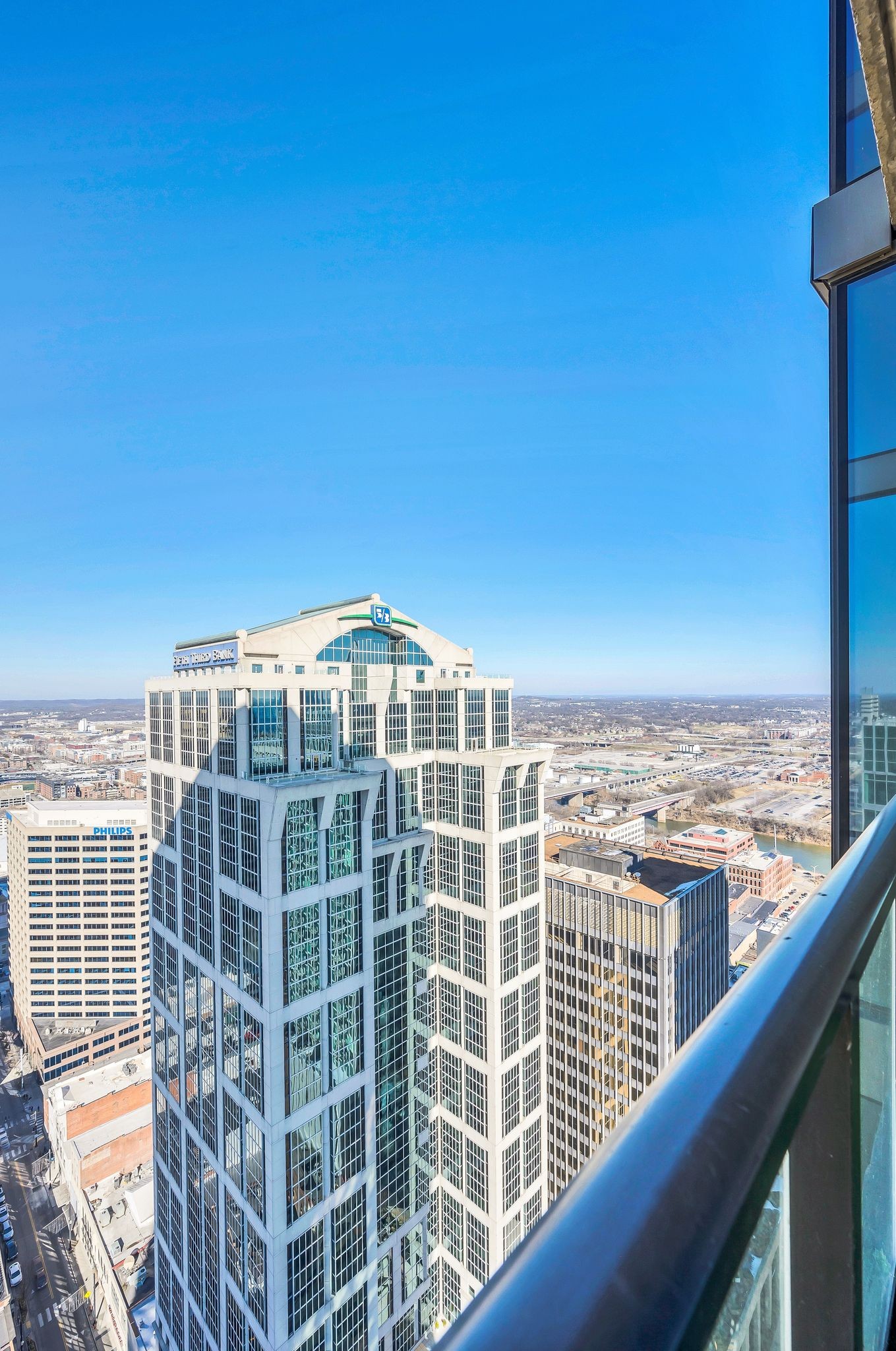 Nashville, Tennessee 37219, United States, 2 Bedrooms Bedrooms, ,2 BathroomsBathrooms,Residential,Active,14320