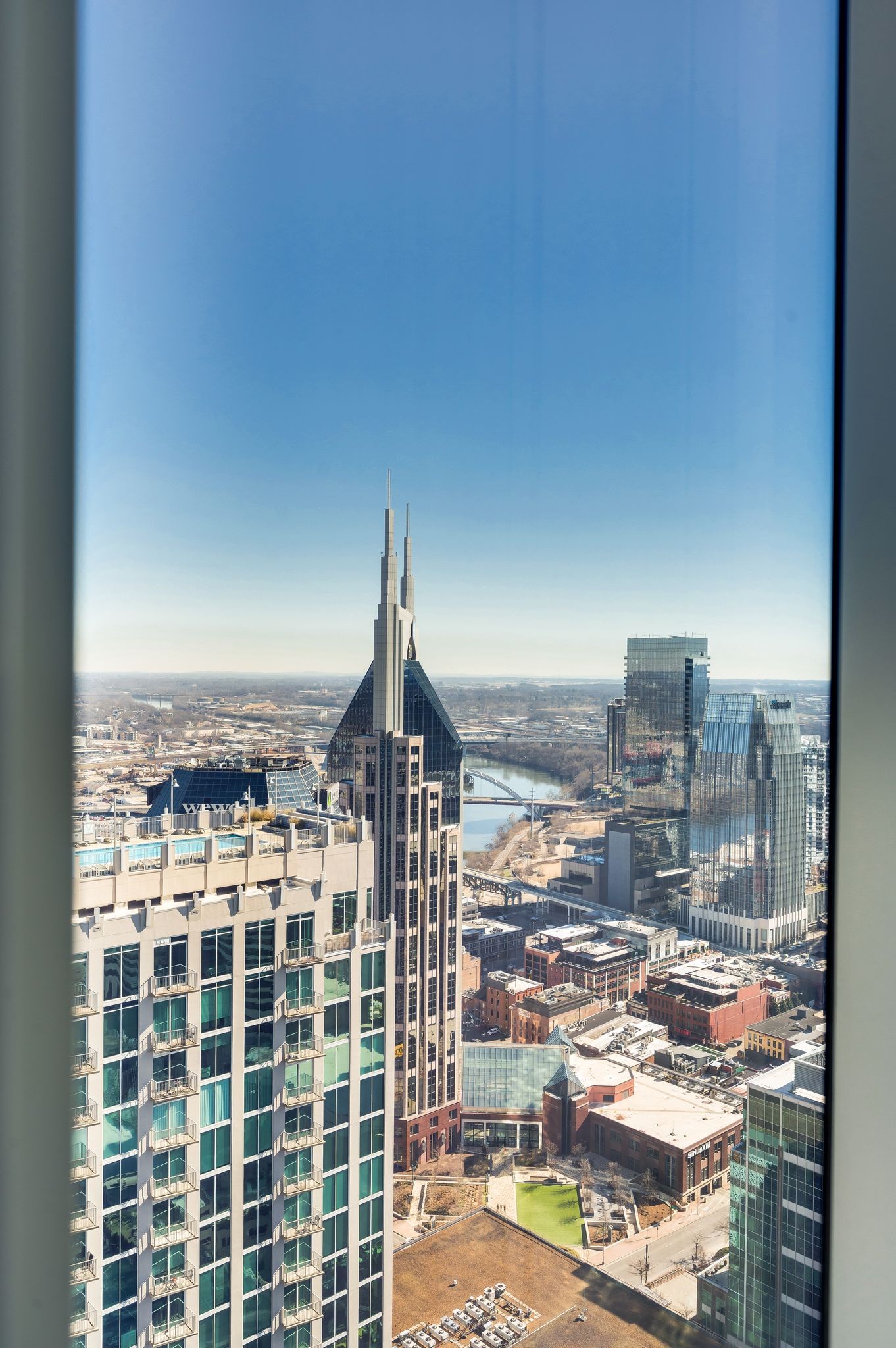 Nashville, Tennessee 37219, United States, 2 Bedrooms Bedrooms, ,2 BathroomsBathrooms,Residential,Active,14320