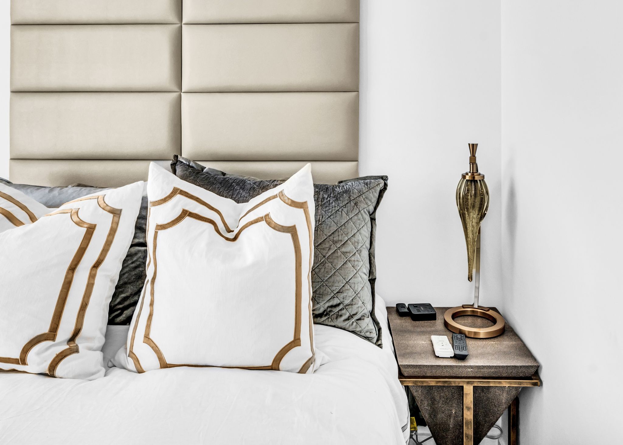 Nashville, Tennessee 37219, United States, 2 Bedrooms Bedrooms, ,2 BathroomsBathrooms,Residential,Active,14320