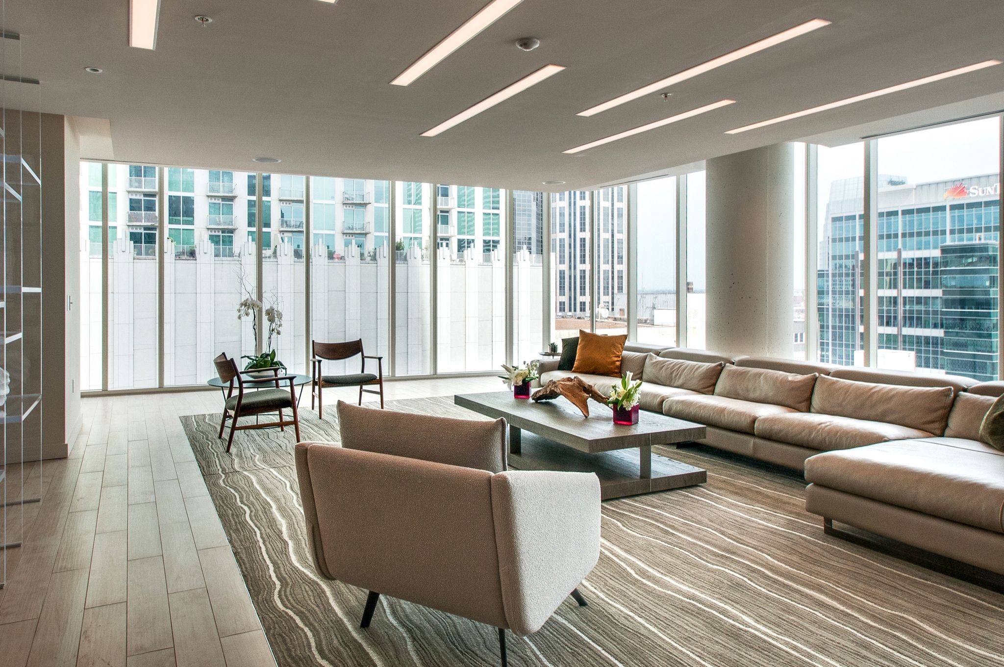 Nashville, Tennessee 37219, United States, 2 Bedrooms Bedrooms, ,2 BathroomsBathrooms,Residential,Active,14320