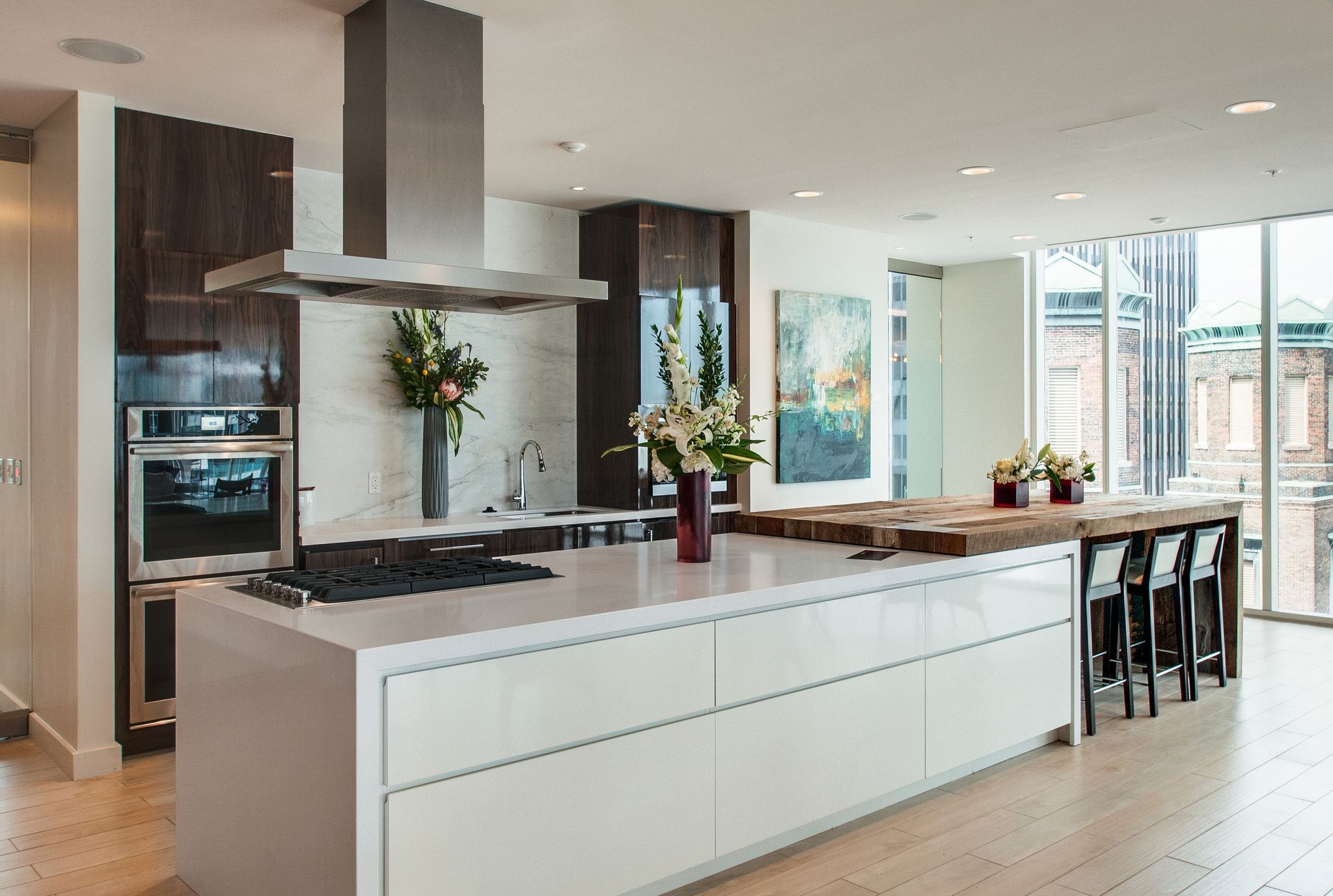 Nashville, Tennessee 37219, United States, 2 Bedrooms Bedrooms, ,2 BathroomsBathrooms,Residential,Active,14320