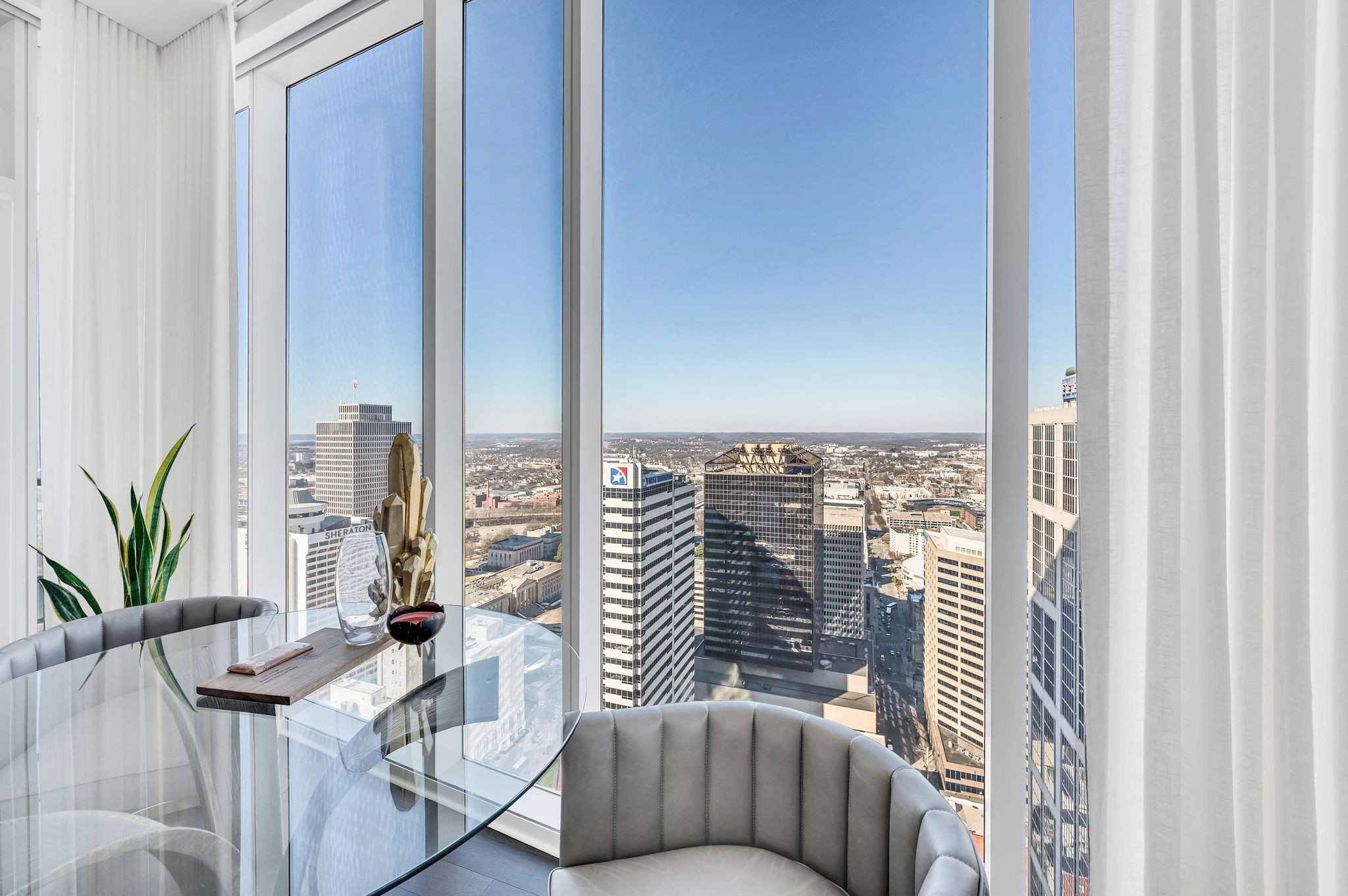 Nashville, Tennessee 37219, United States, 2 Bedrooms Bedrooms, ,2 BathroomsBathrooms,Residential,Active,14320