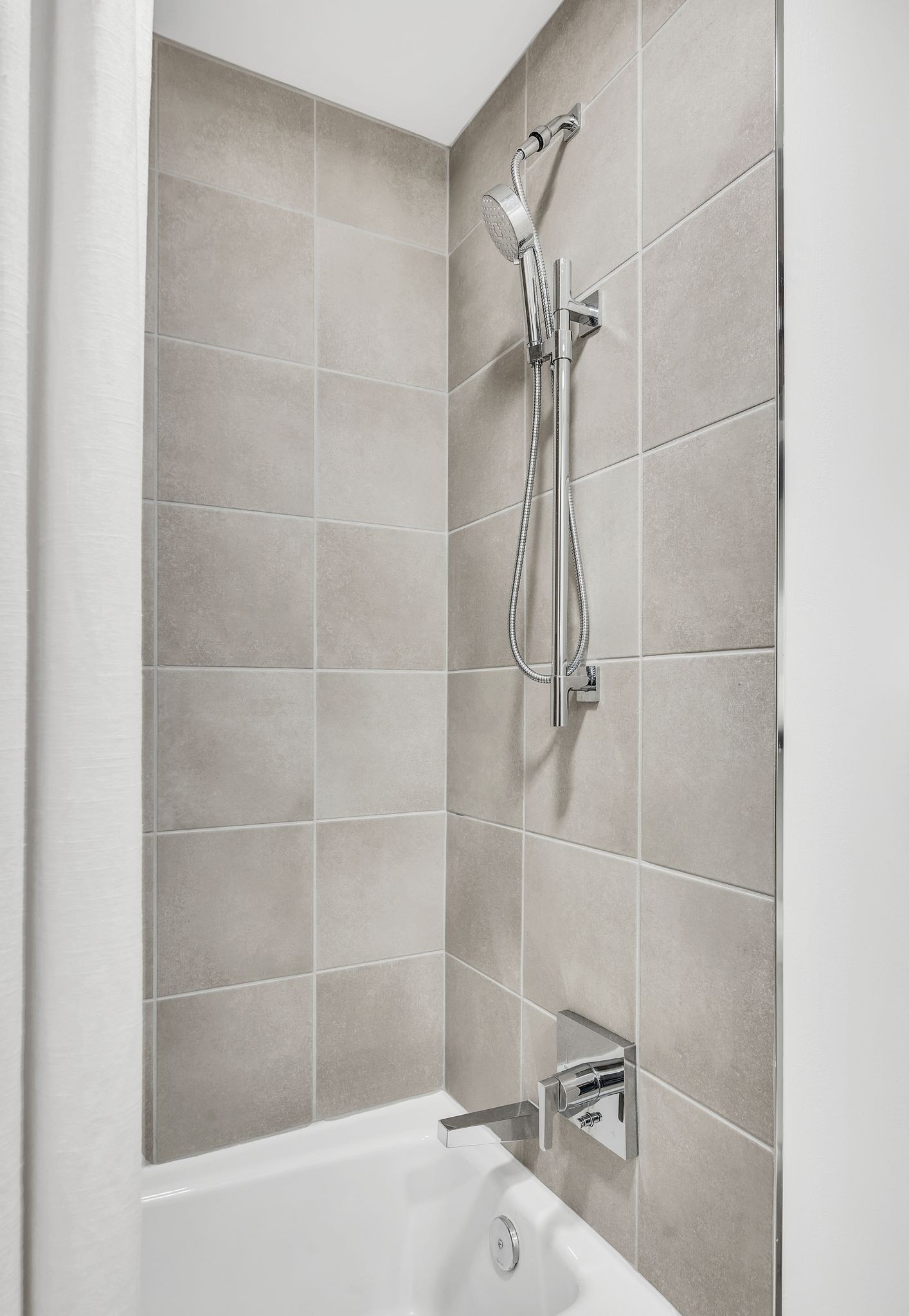 Nashville, Tennessee 37219, United States, 2 Bedrooms Bedrooms, ,2 BathroomsBathrooms,Residential,Active,14320