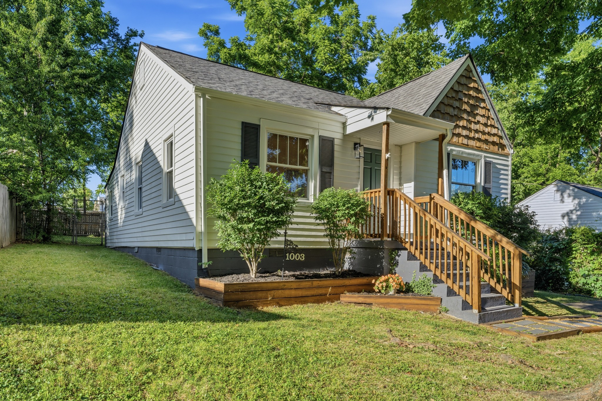 1003 Granada Ave