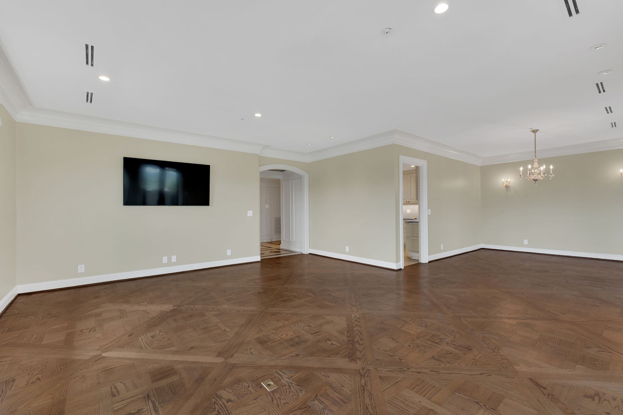 105 Leake Ave 1