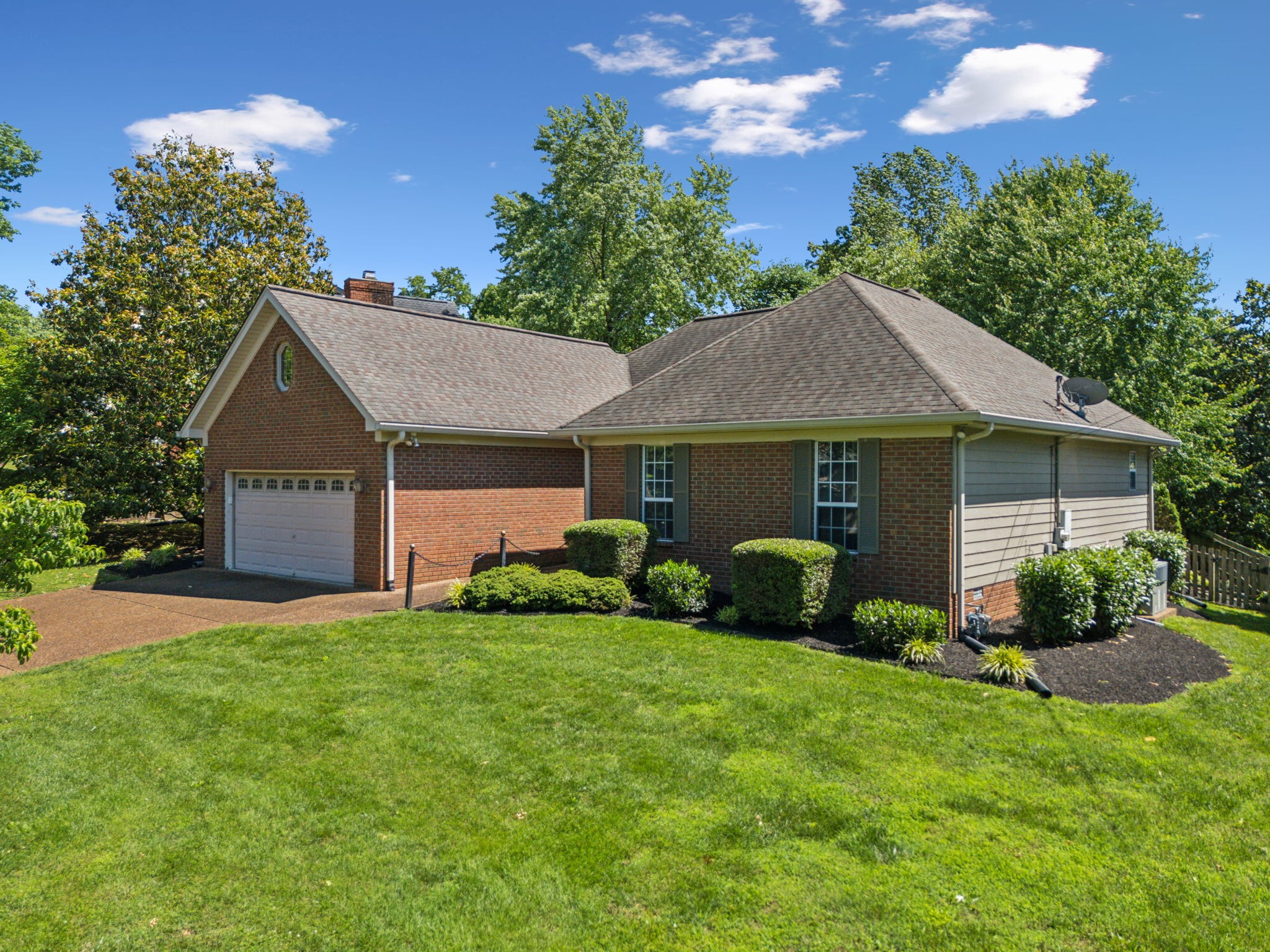 4348 Oakcrest Ln