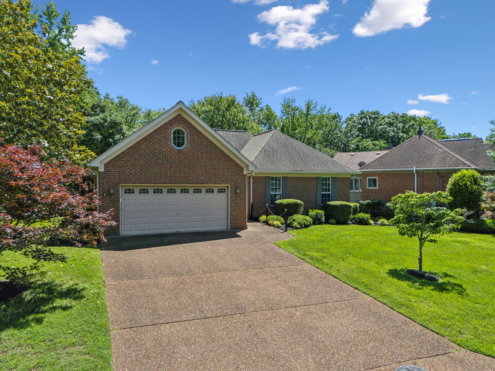 4348 Oakcrest Ln