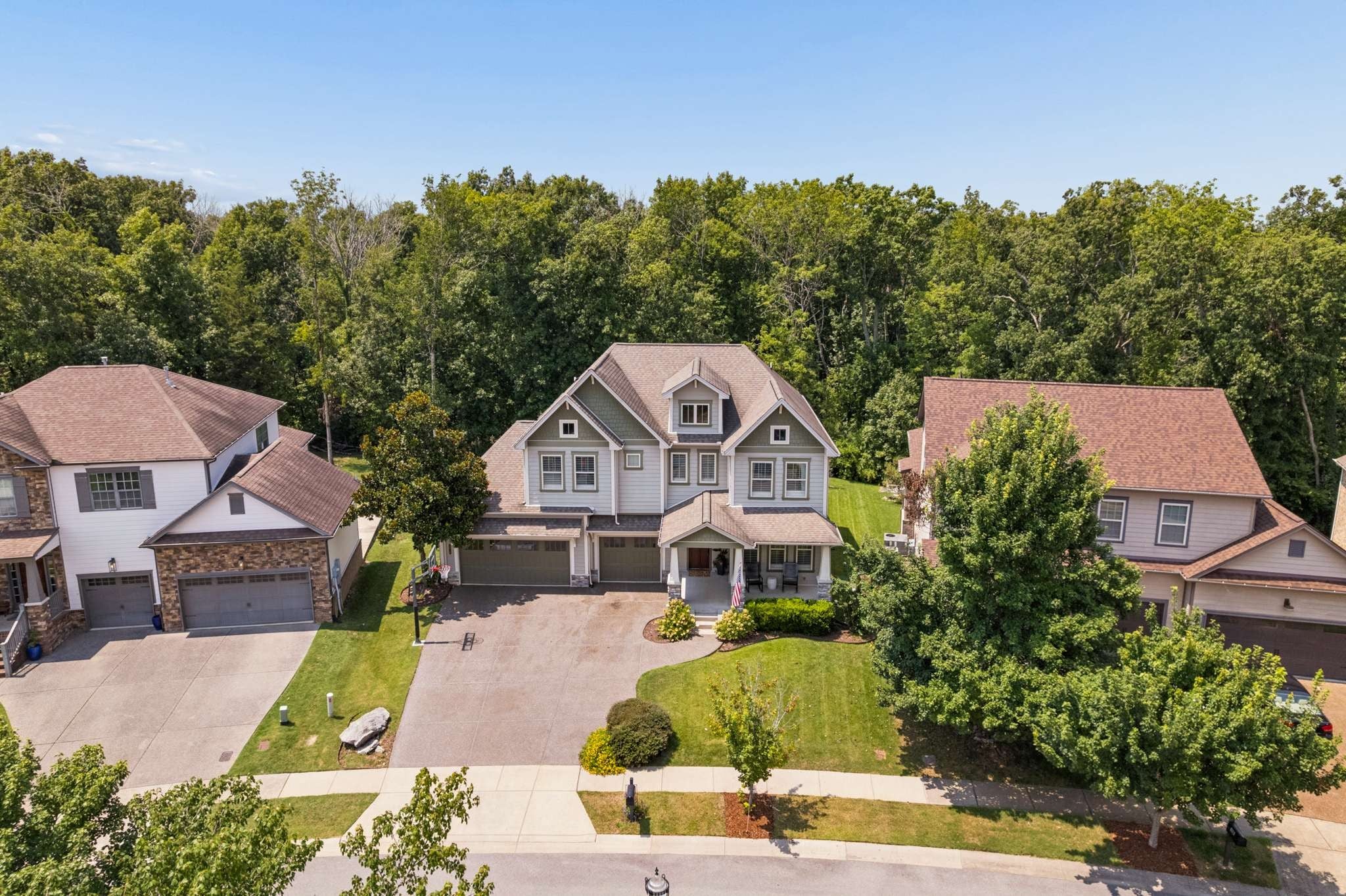 8016 Warren Dr