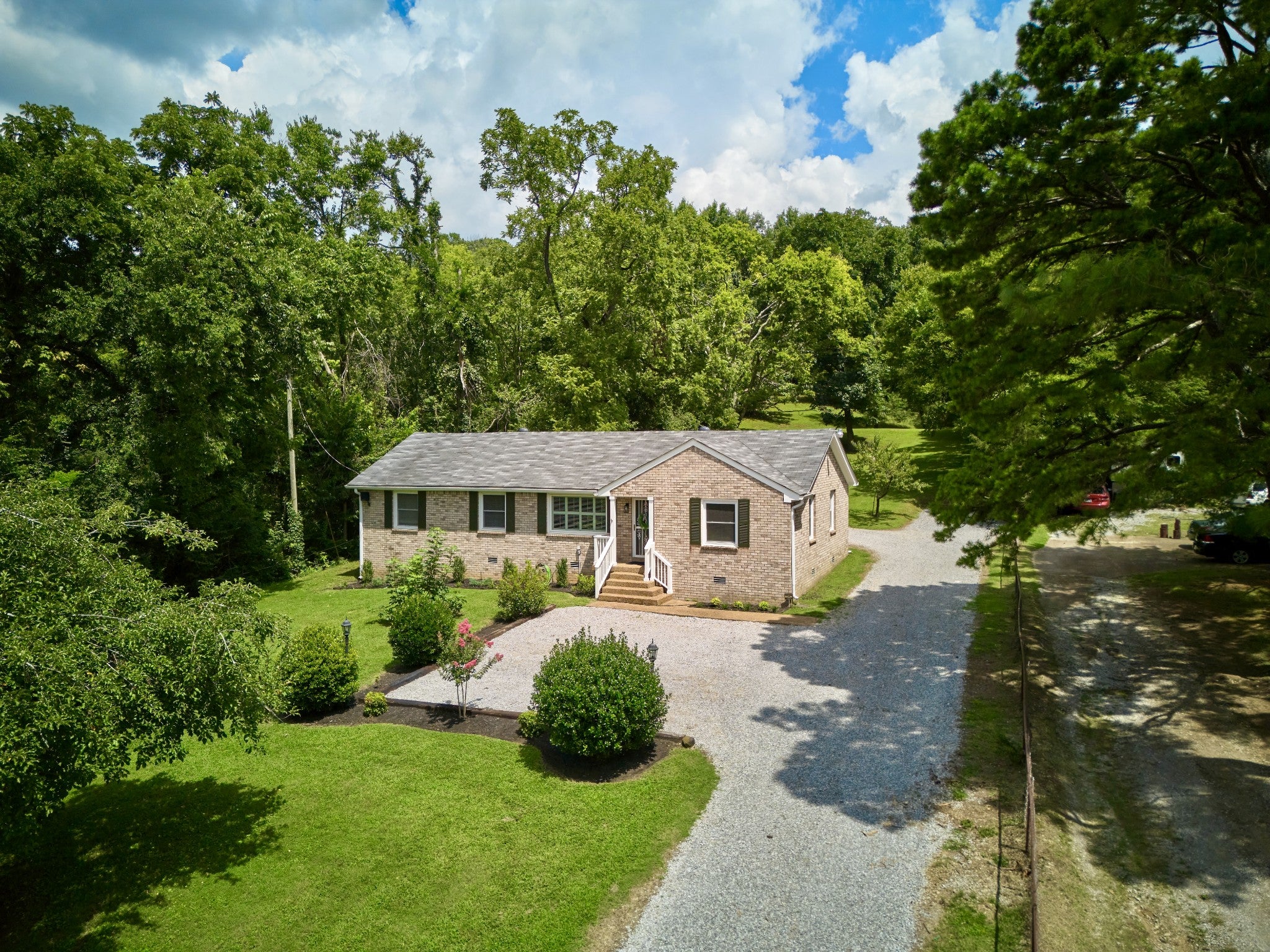 1022 Due West Ave N