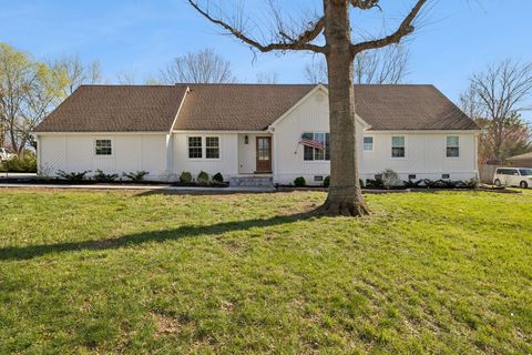 1437 Twin Feather Dr Murfreesboro TN 37129