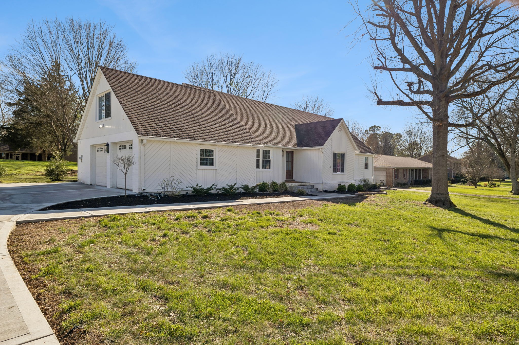 1437 Twin Feather Dr