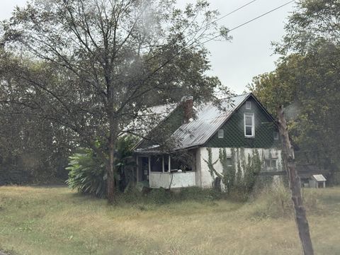 307 Railroad St Petersburg TN 37144