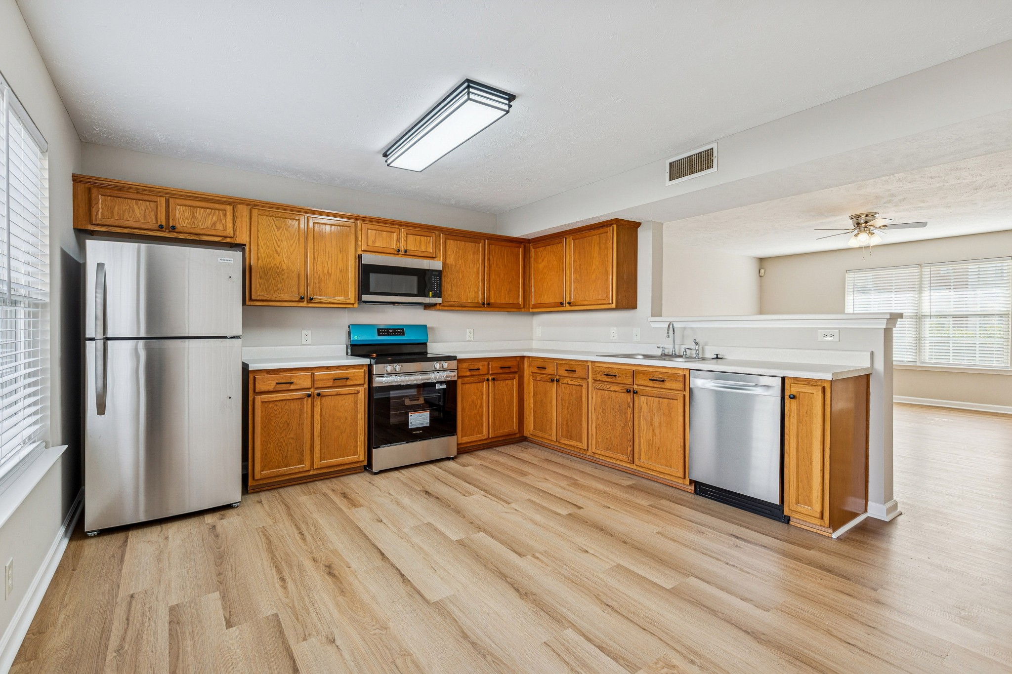 8007 Mickey Katz Cir