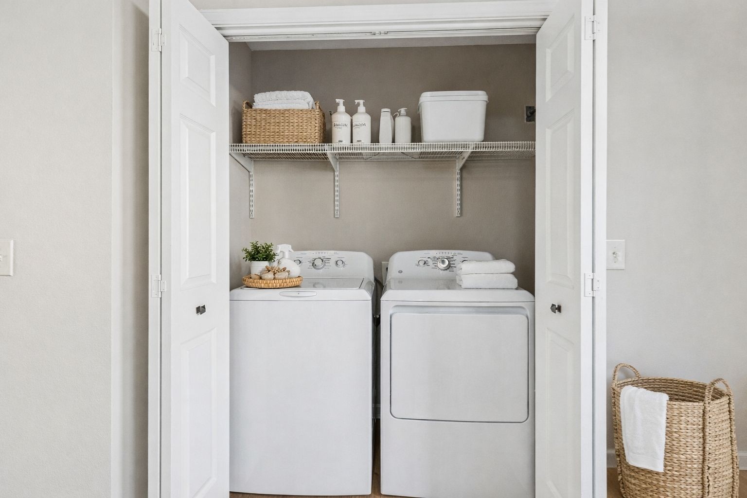 8007 Mickey Katz Cir