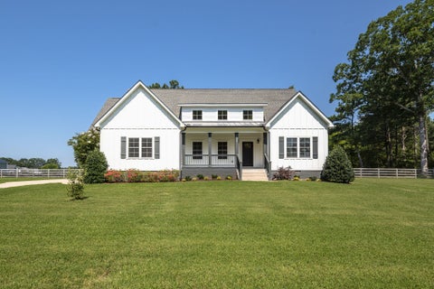 Photo of 1624 Porter Rd, Burns, TN 37029 (MLS # 3513310)
