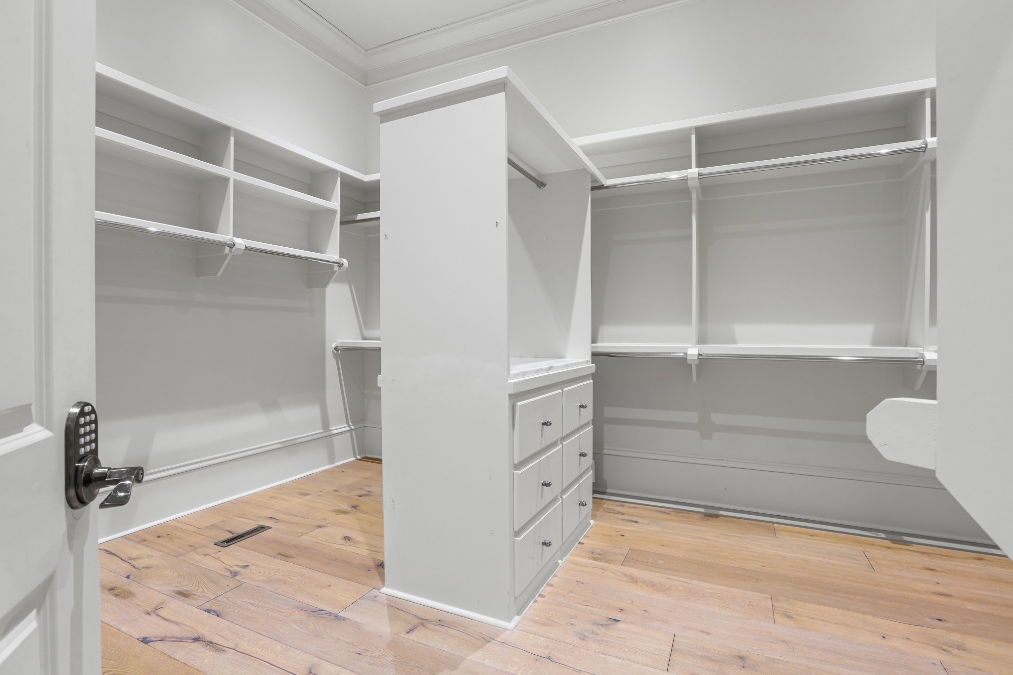 Brentwood, Tennessee 37027, United States, 6 Bedrooms Bedrooms, ,8 BathroomsBathrooms,Residential,Active,96839