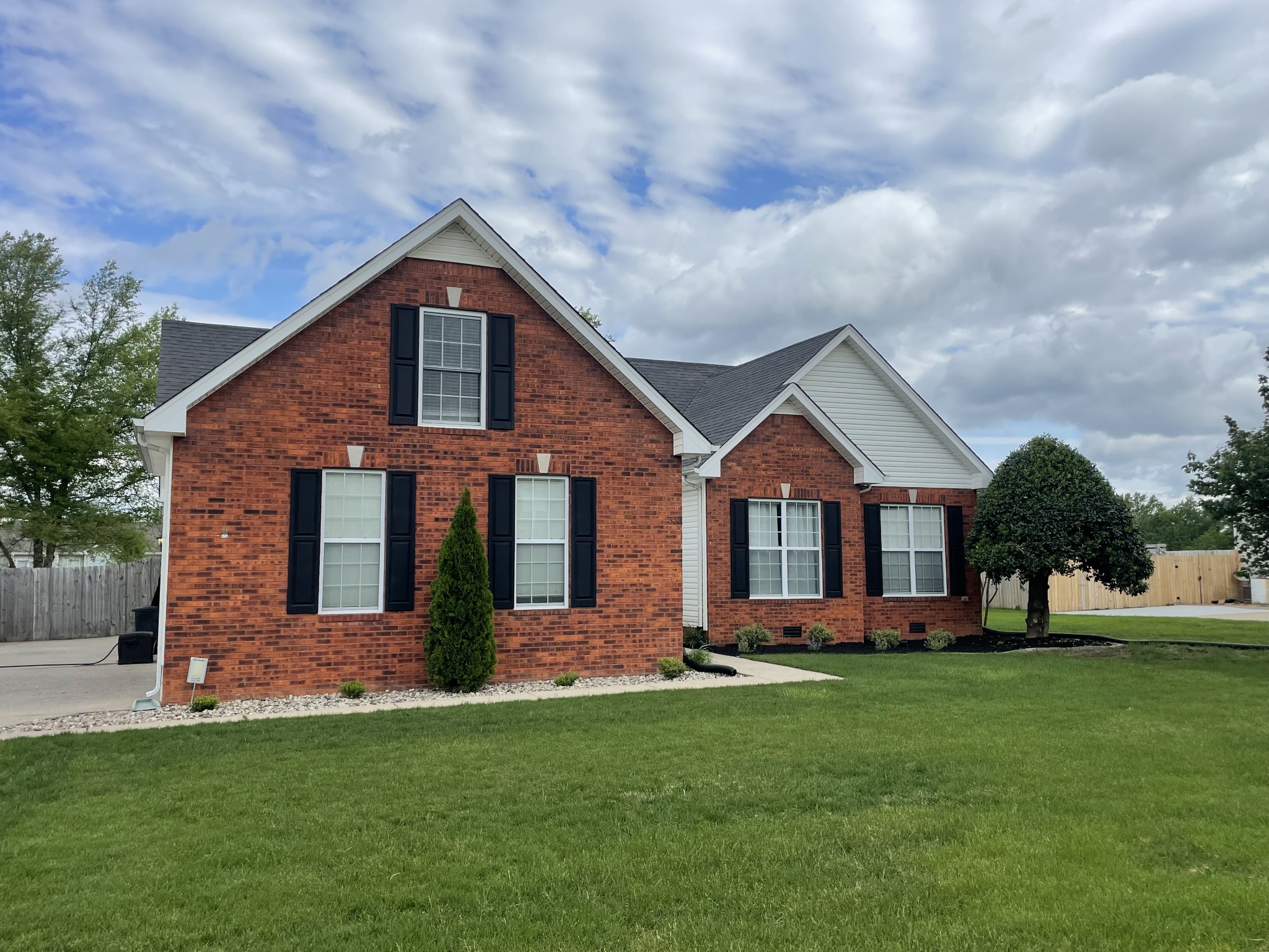 338 Dixie Ln