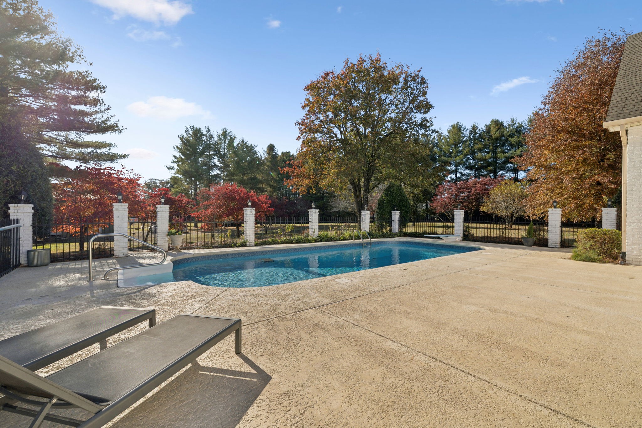 2645 W Jefferson Pike