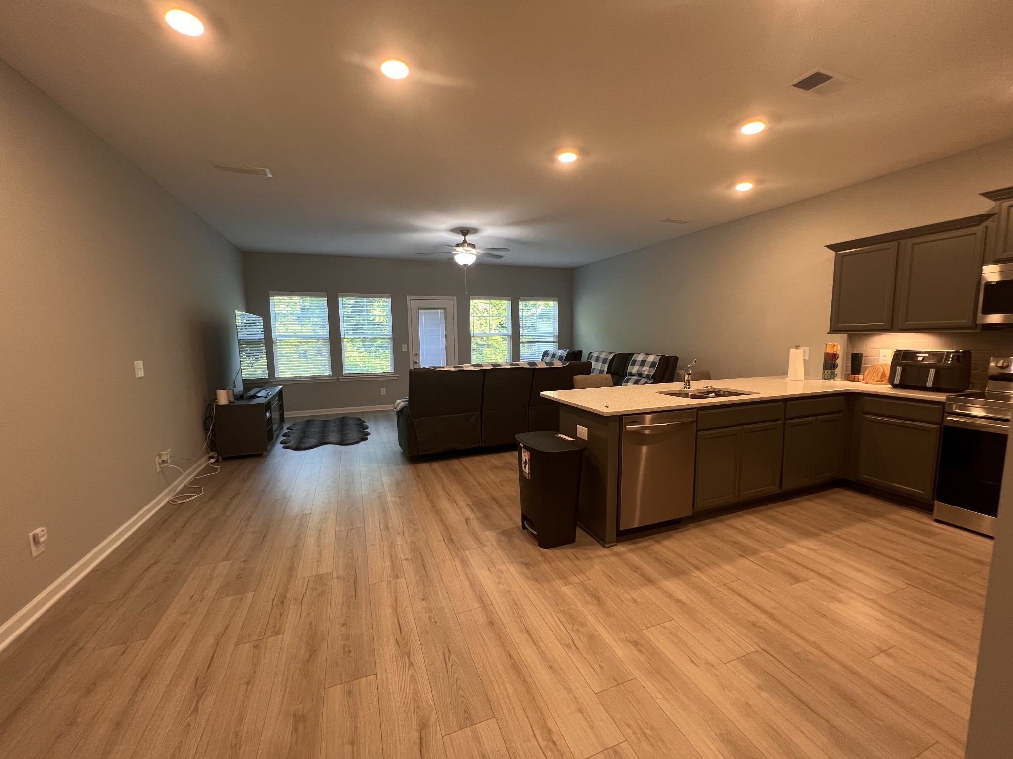 5727 Dockside Dr