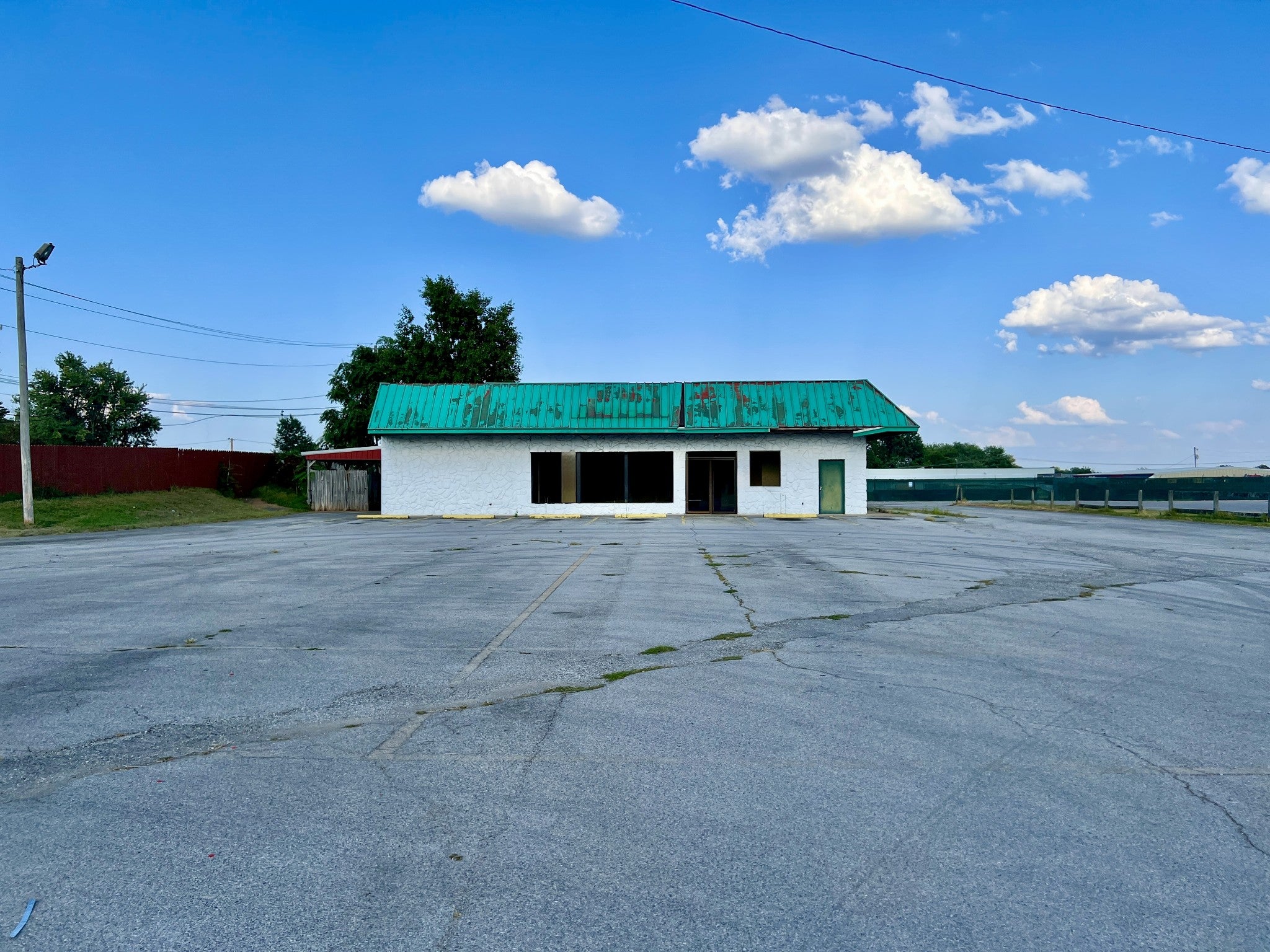 828 N Main St
