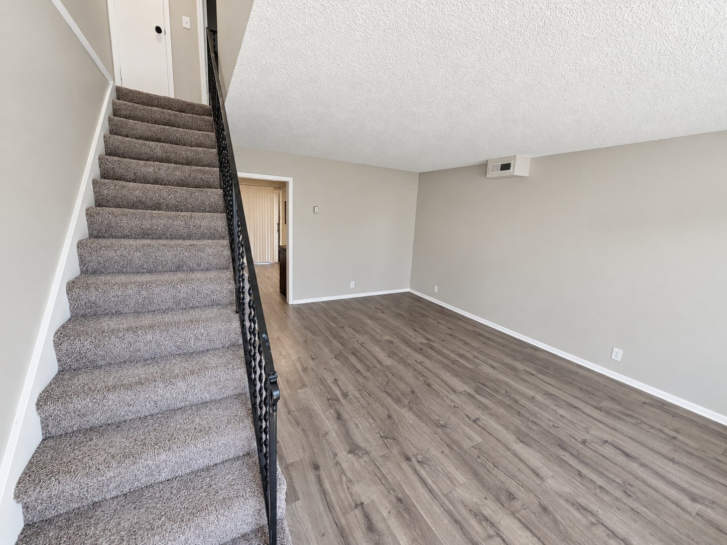 280 Donna Dr B