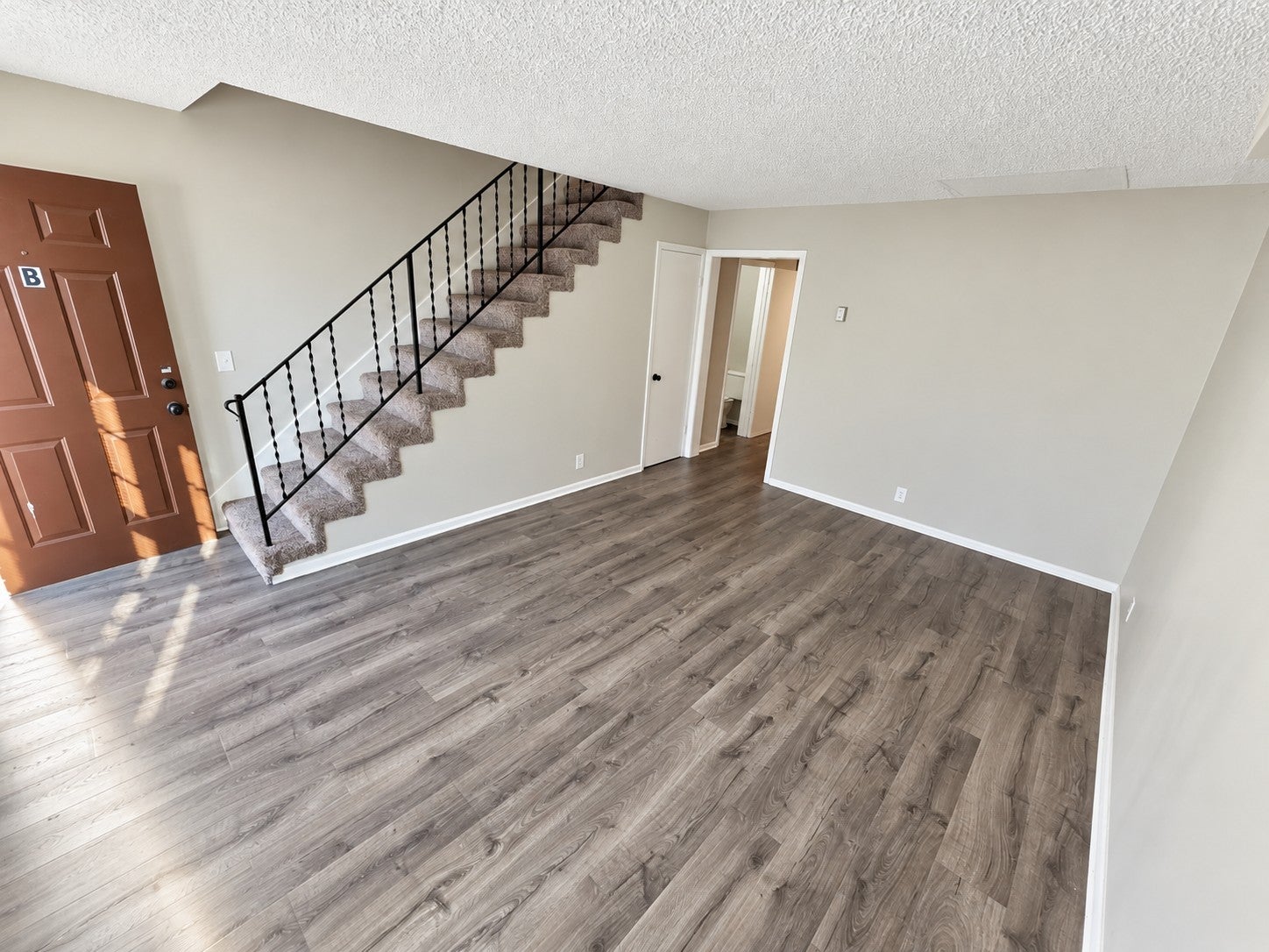 280 Donna Dr B