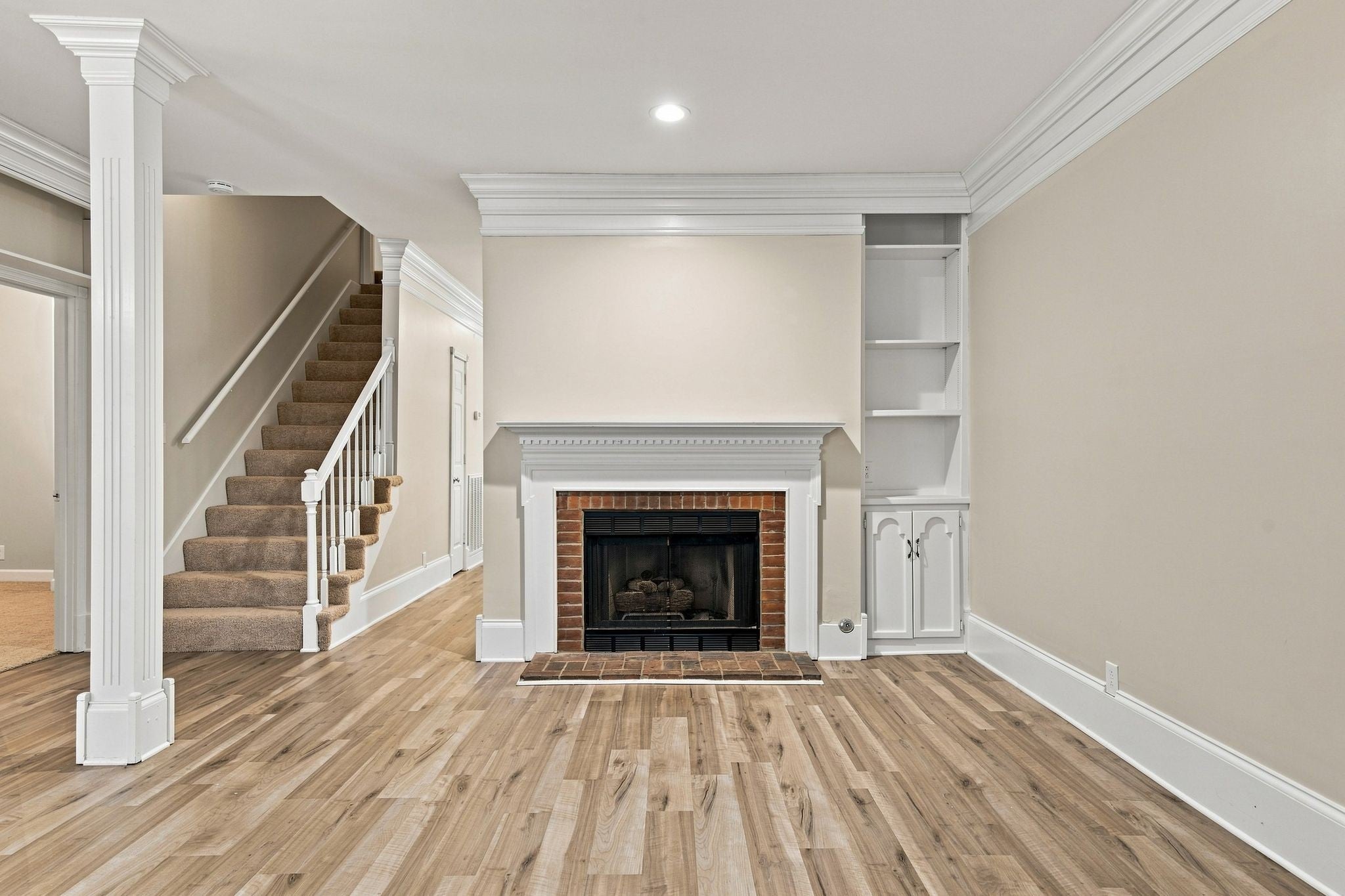 1227 Carriage Park Dr