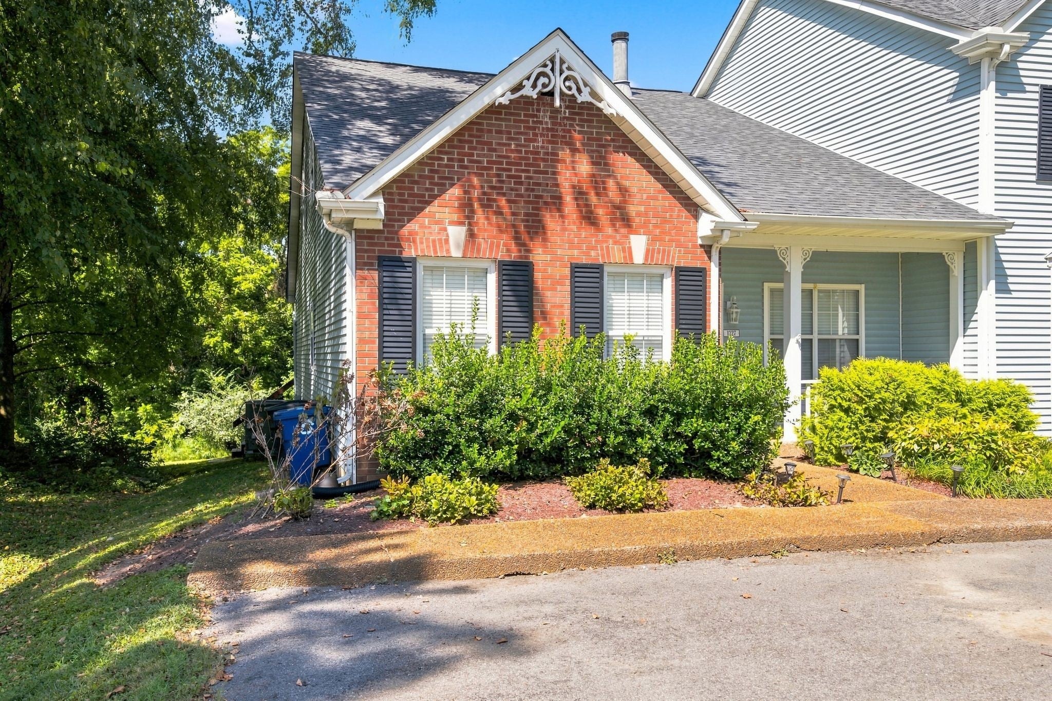 1227 Carriage Park Dr