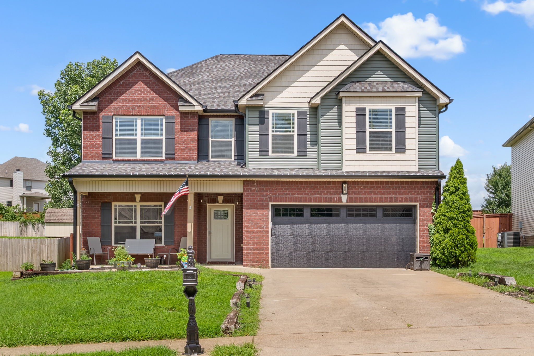 2048 Bandera Dr