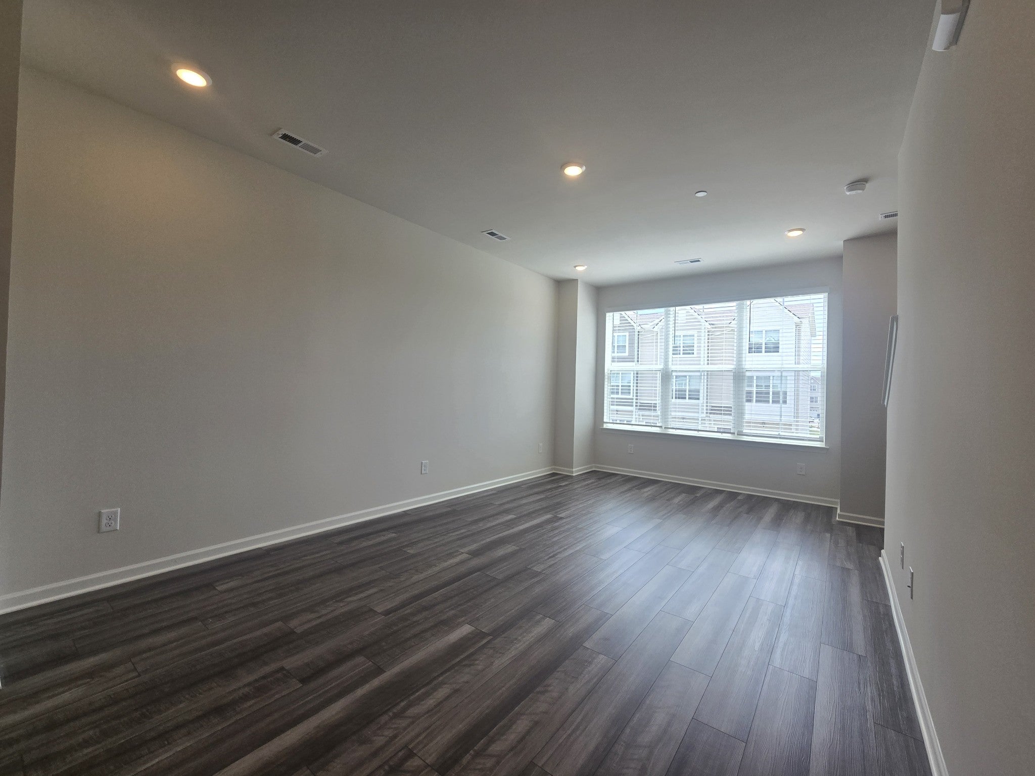 701 Taylor Dr - Photo 3