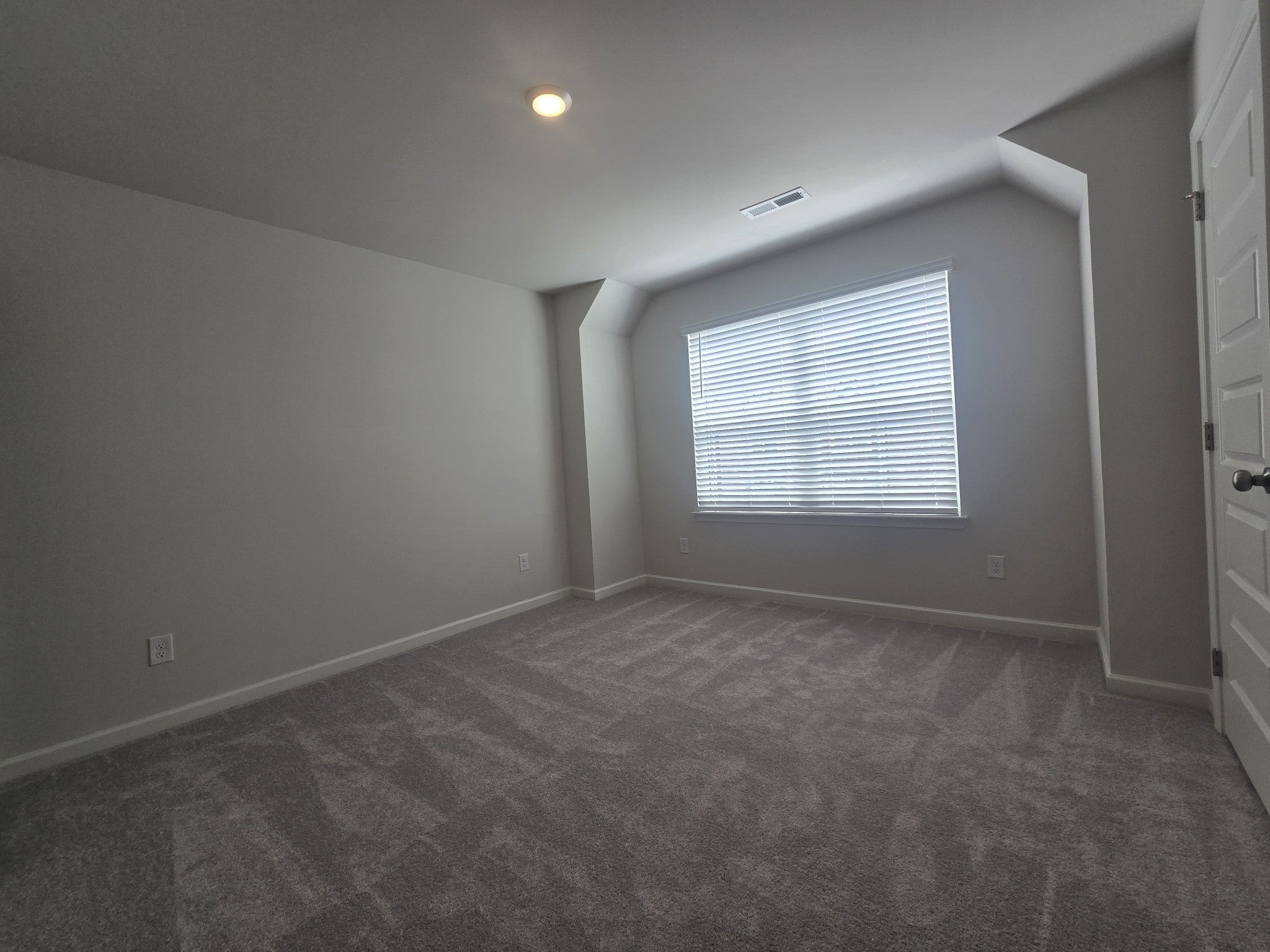 701 Taylor Dr - Photo 4