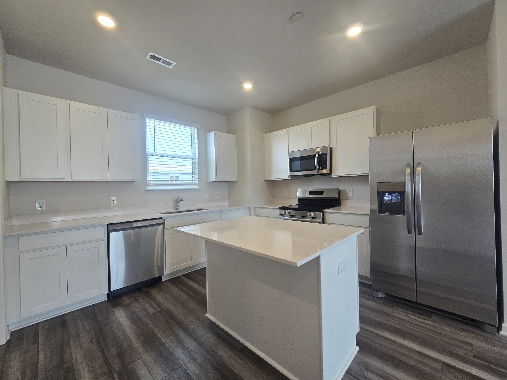 701 Taylor Dr - Photo 2