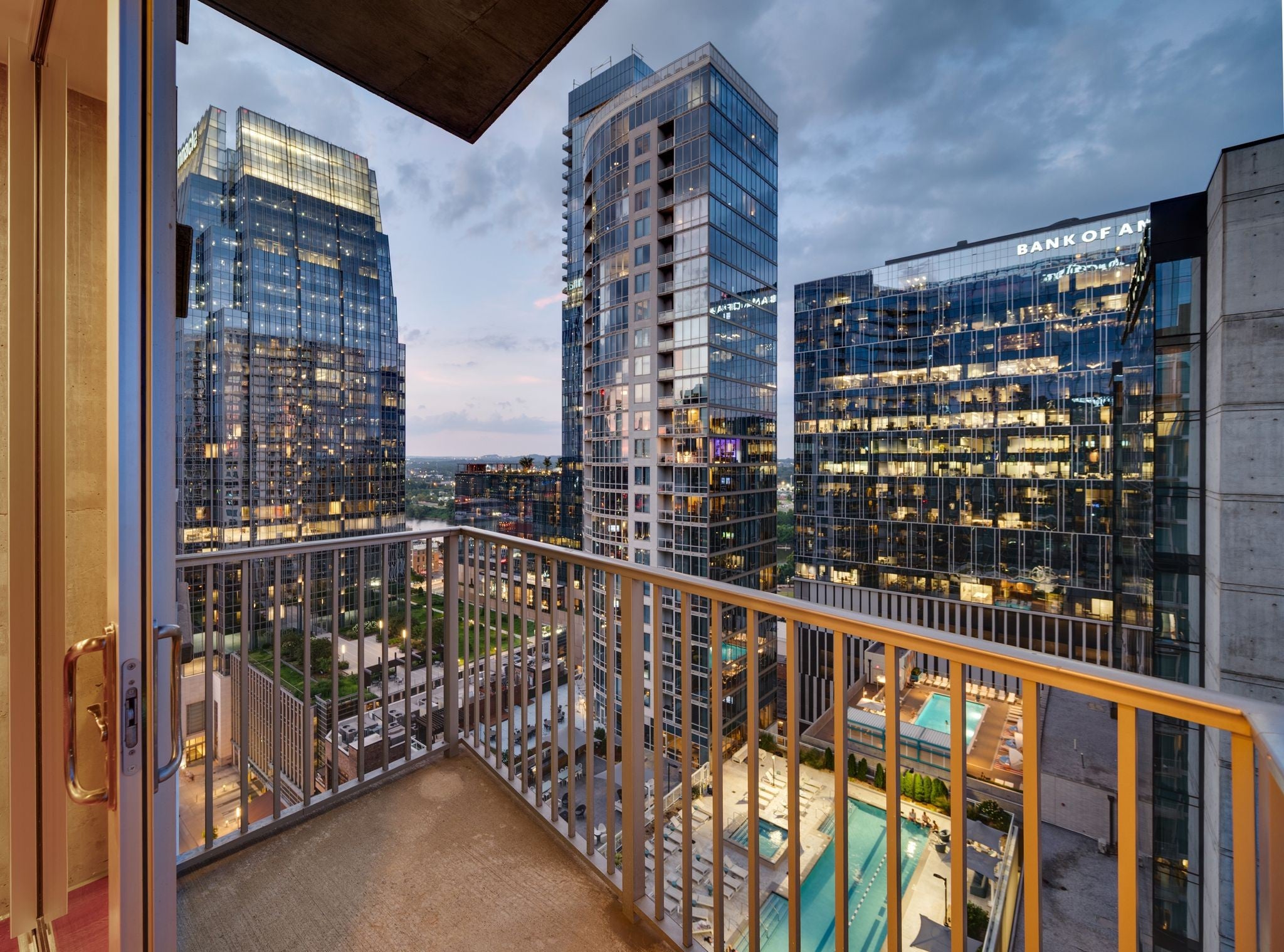 301 Demonbreun St 1812
