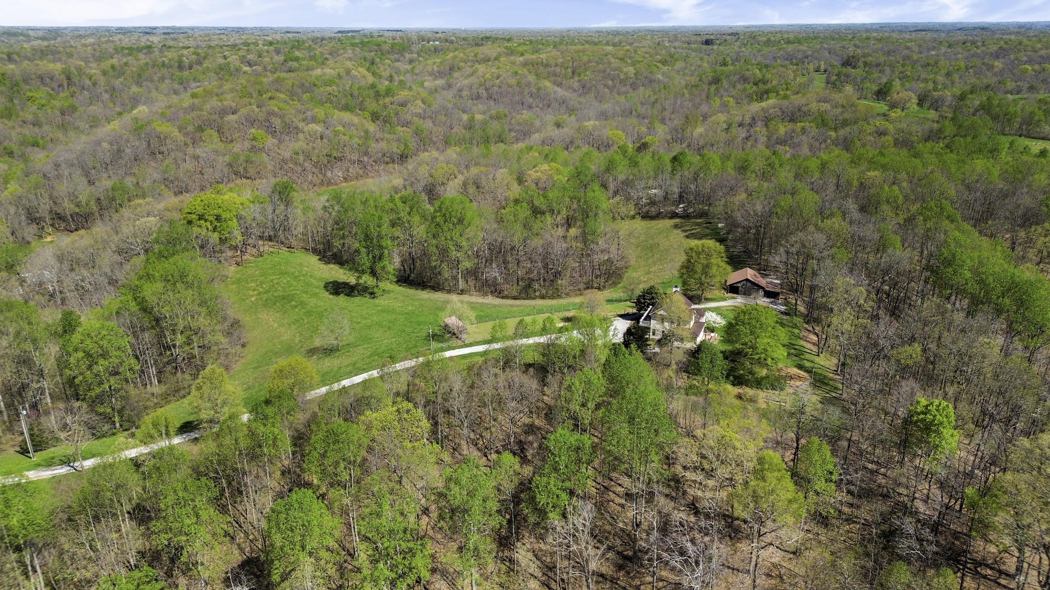 Columbia, Tennessee 38401, United States, 4 Bedrooms Bedrooms, ,4 BathroomsBathrooms,Residential,Active,111244